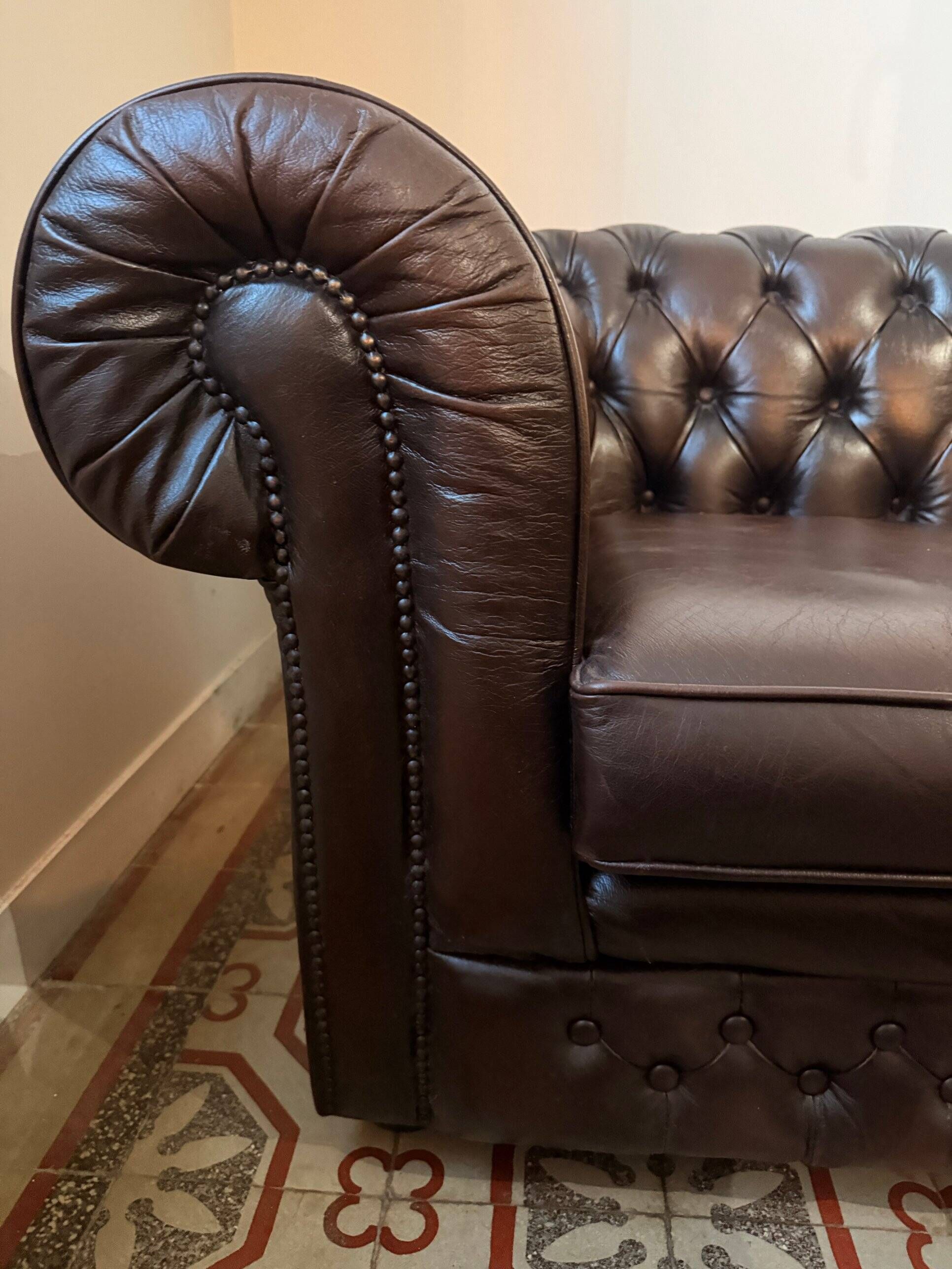 Brown leather 3-seater Chesterfield sofa