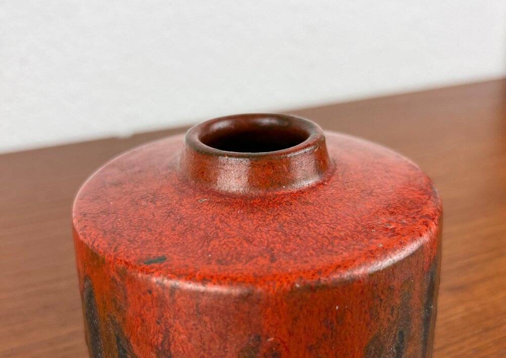 Brutalist studio pottery vase by Lu and Gerd Grove, 1964.