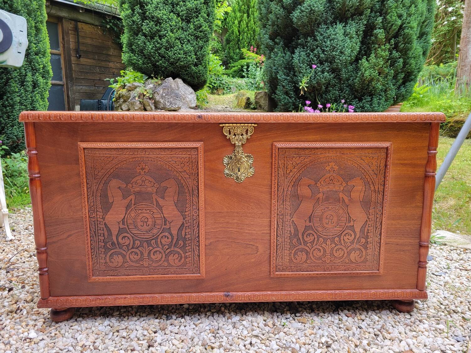 Portuguese chest in solid mahogany