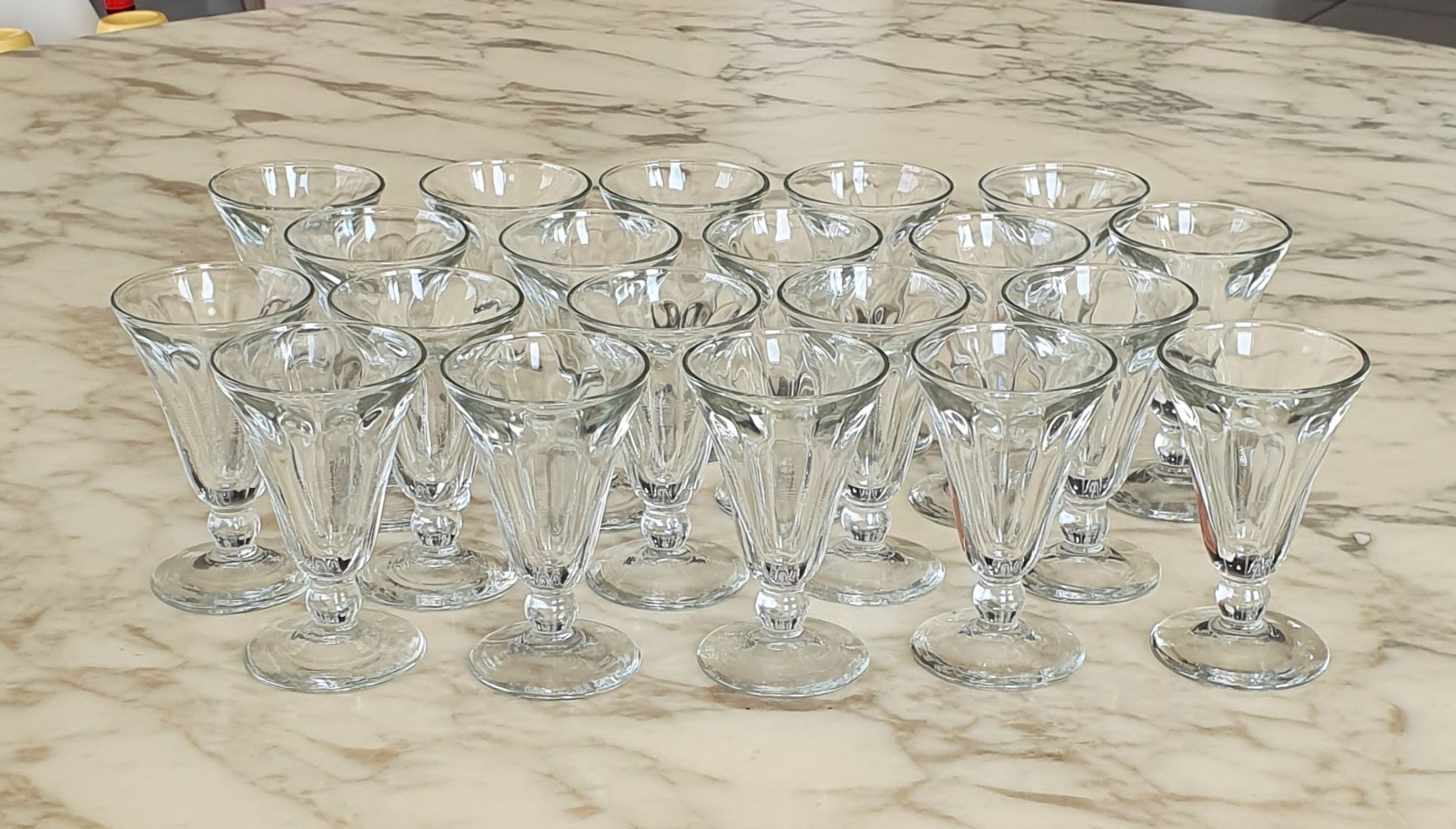 Set of bistro glasses