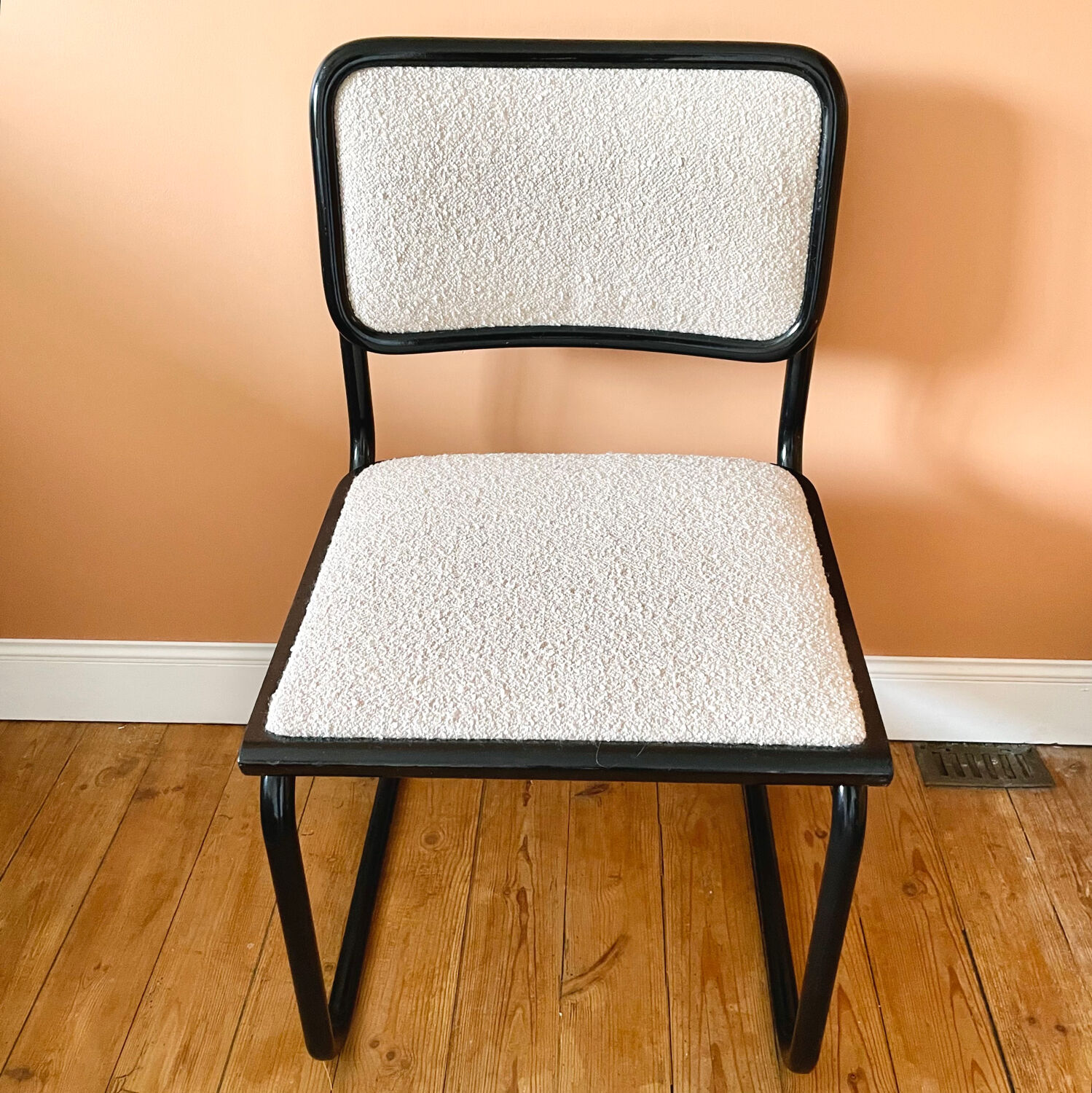 B32 chair