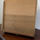 19th-century English commode in mahogany, with an antique patina and classic elegance.