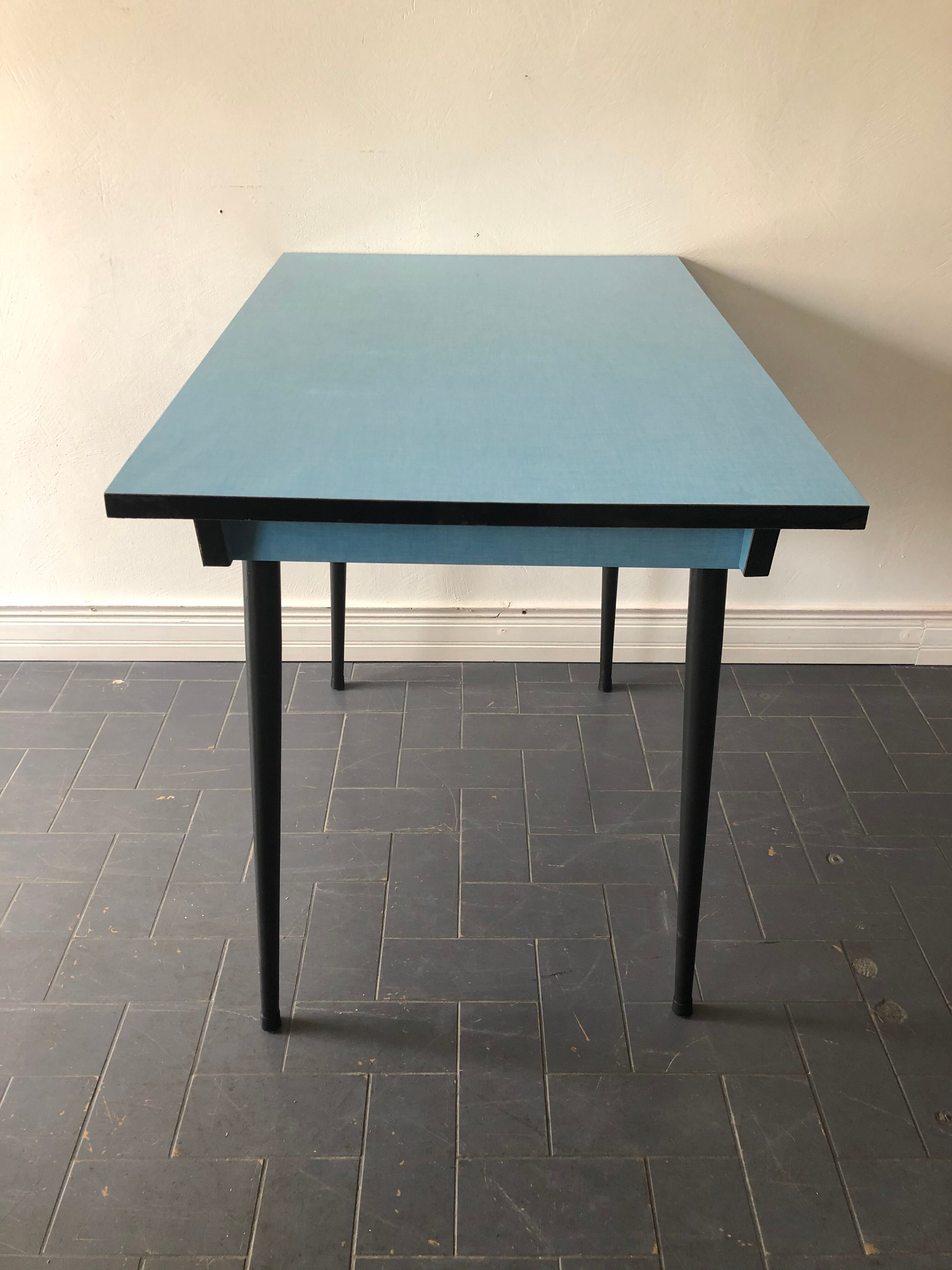 Table vintage formica