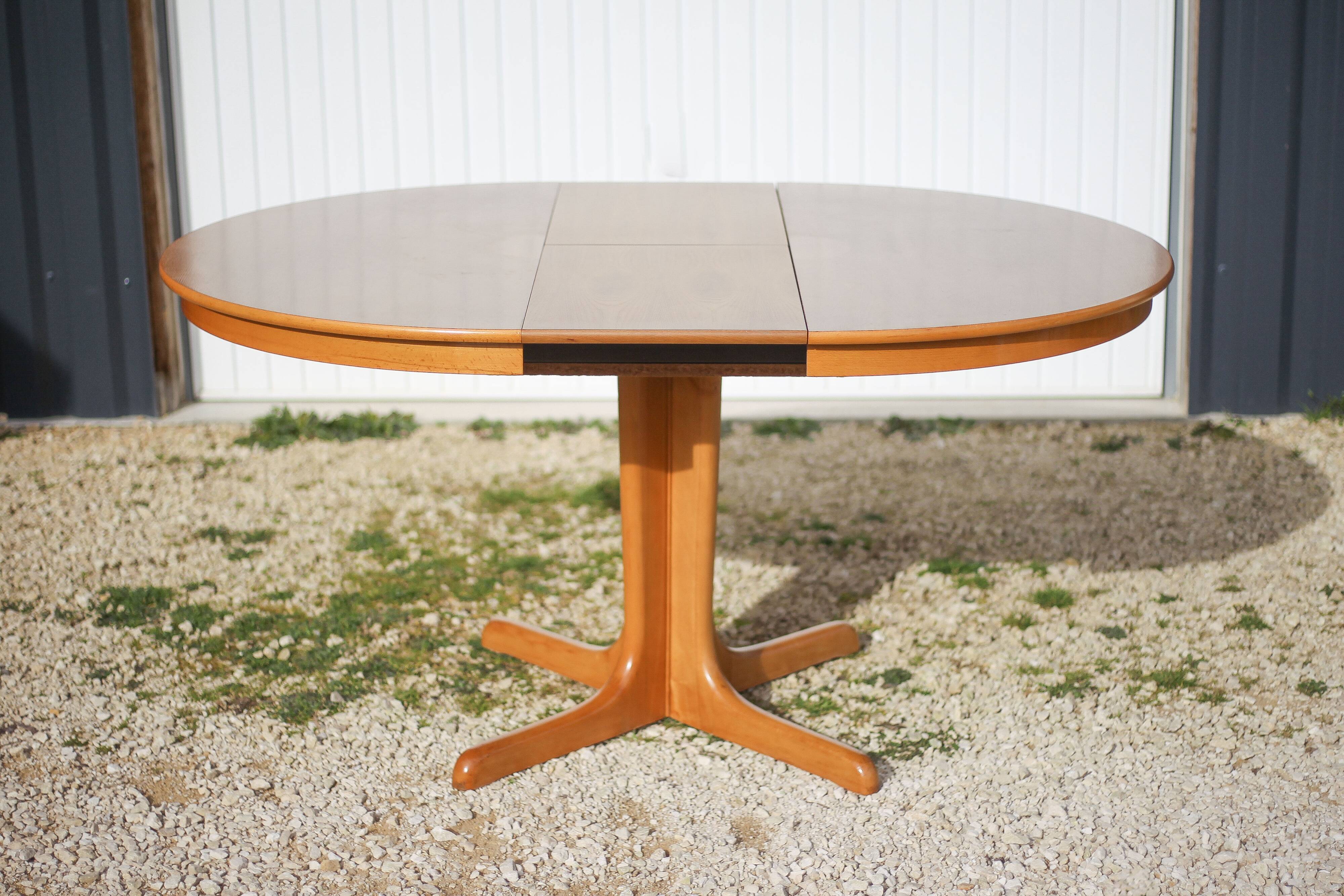 Table ronde bois et ses 4 chaises Self, table à manger, meuble de salon
