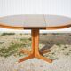 Table ronde bois et ses 4 chaises Self, table à manger, meuble de salon