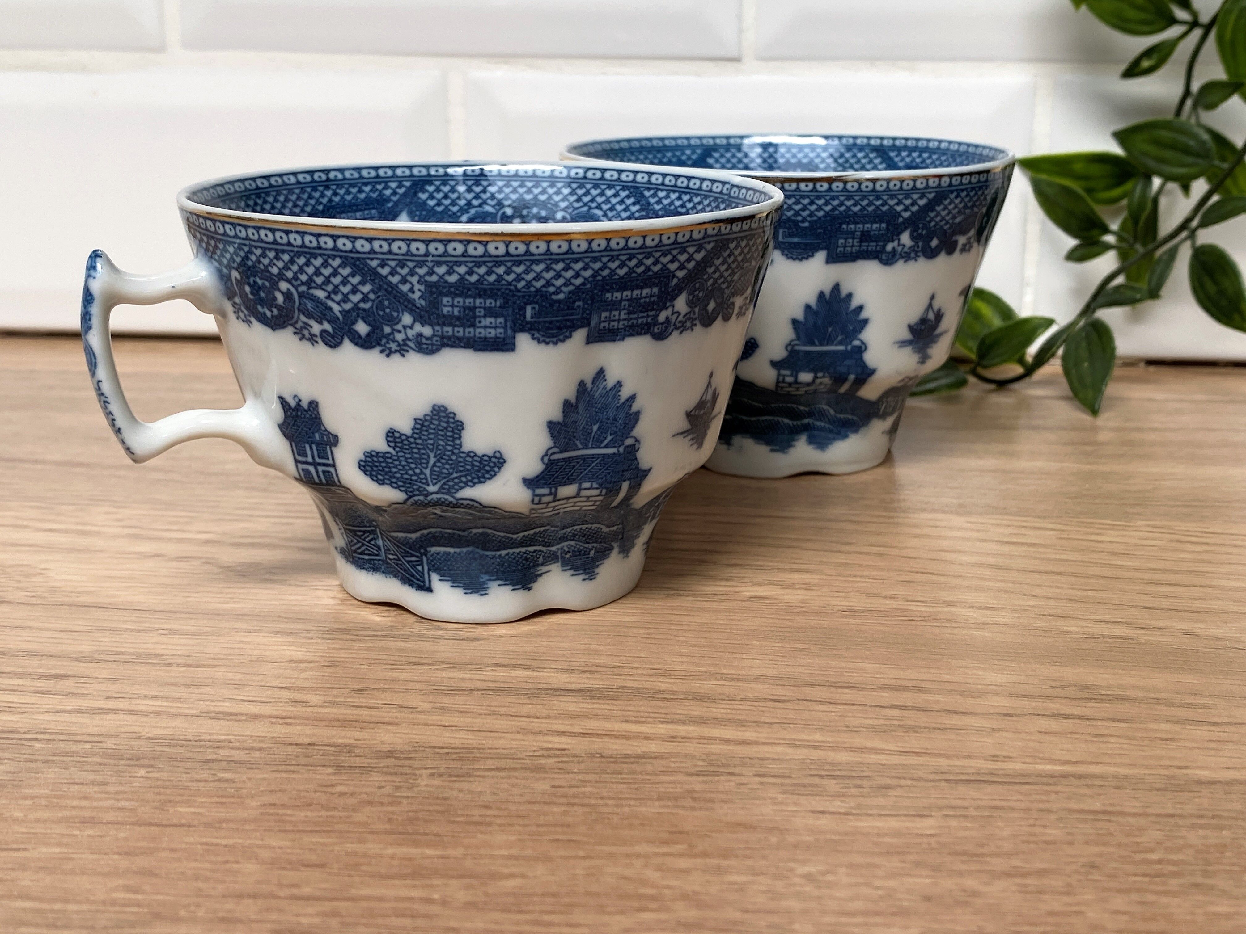 2 fine porcelain cups