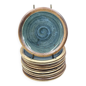 12 assiettes de Piere - borne
