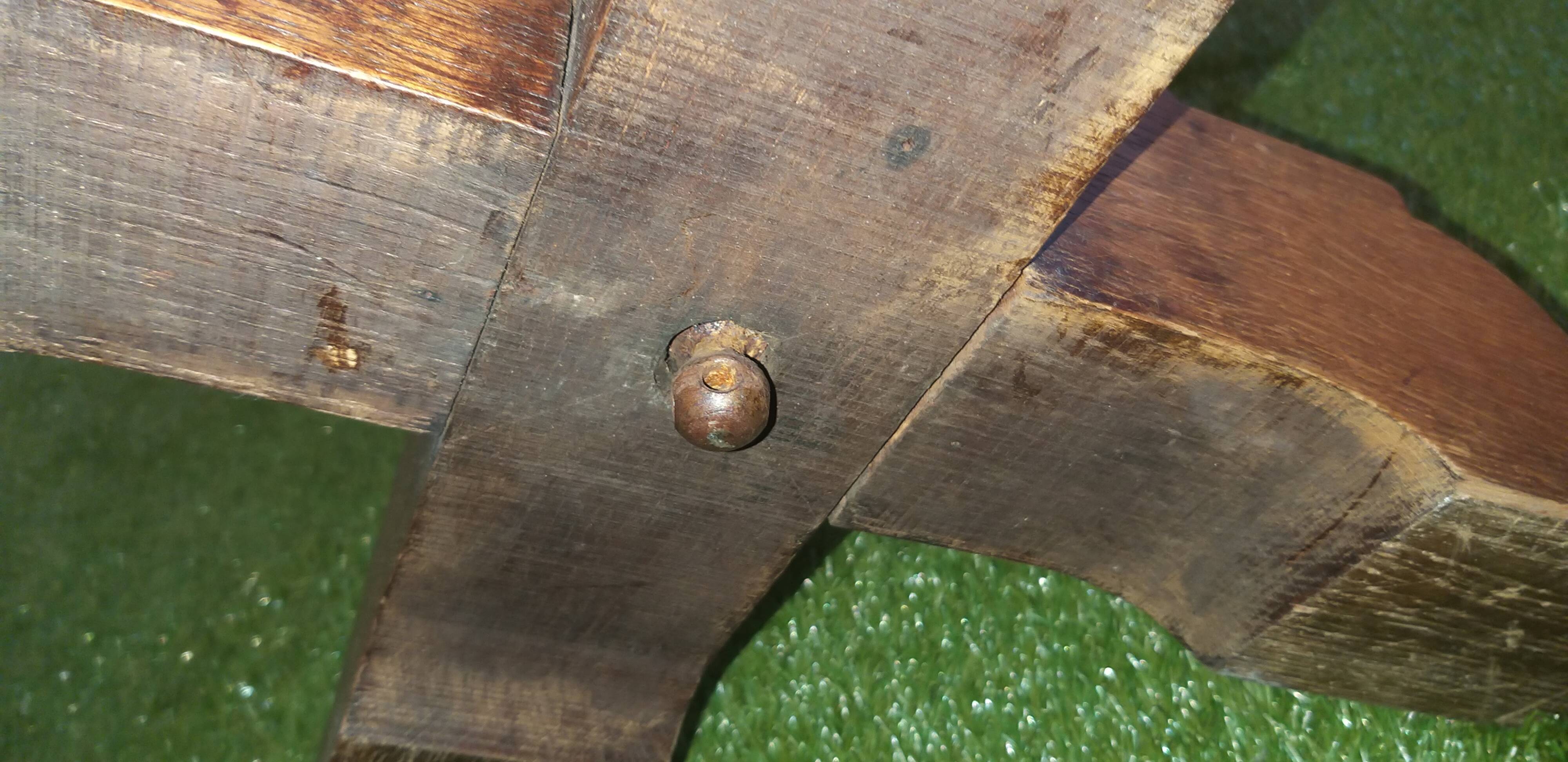 Round table/ gueridon in art deco chene