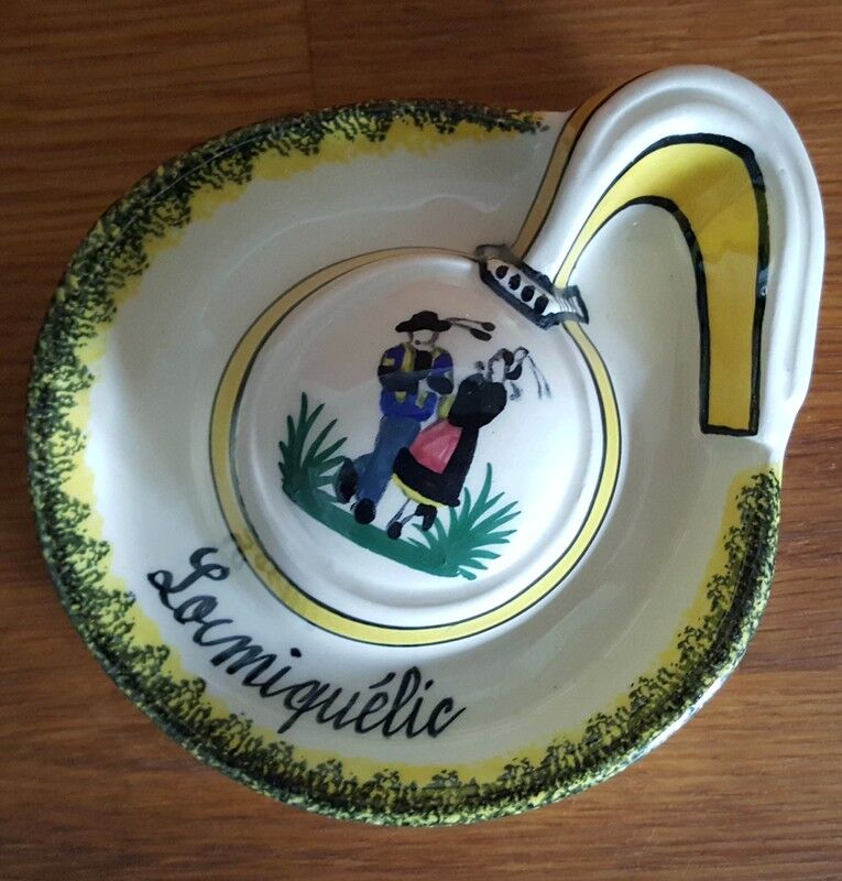 Baguier Henriot Quimper in the shape of a Breton hat