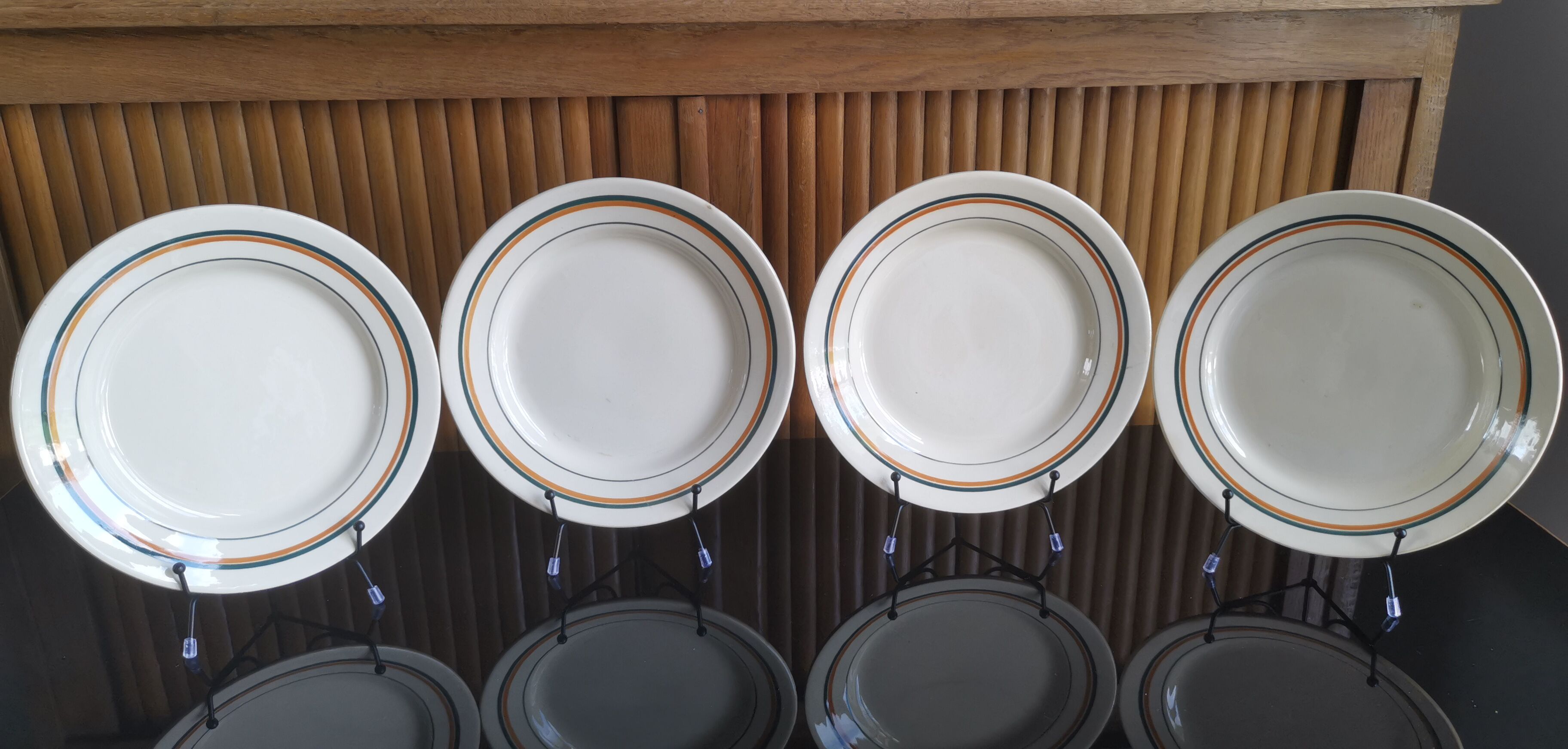 4 flat plates in earthenware, St Amand, Newton service