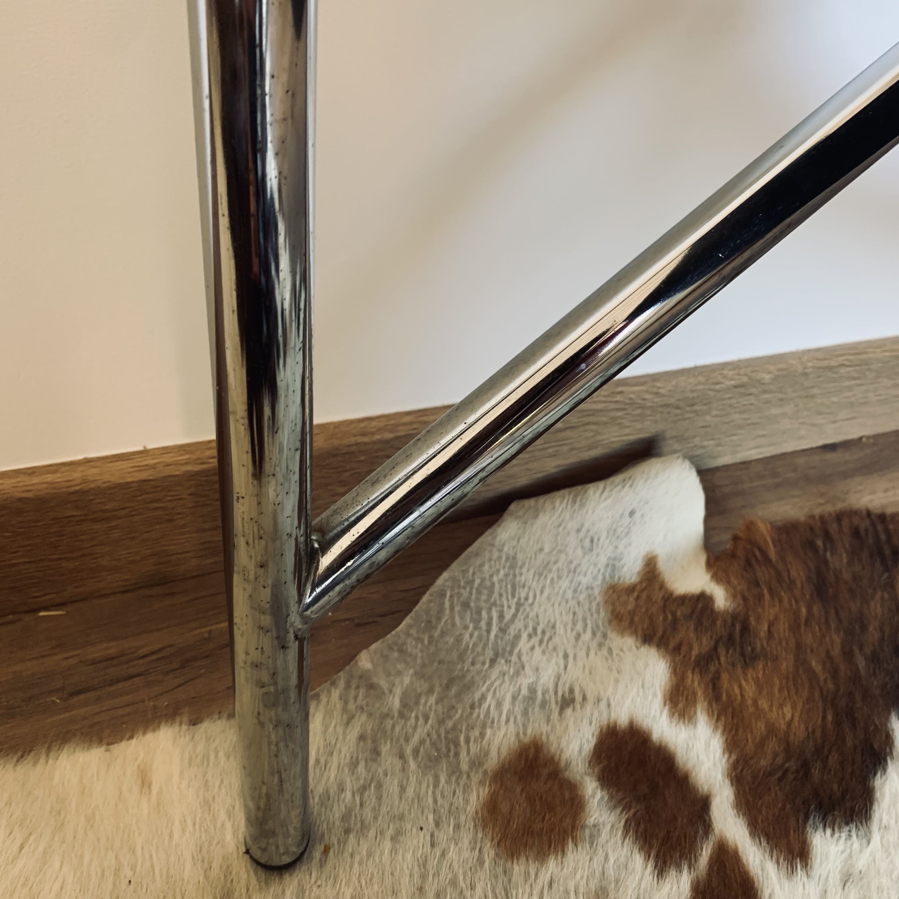 Paire de fauteuils "Omega" en chrome et cuir, Habitat, 1980