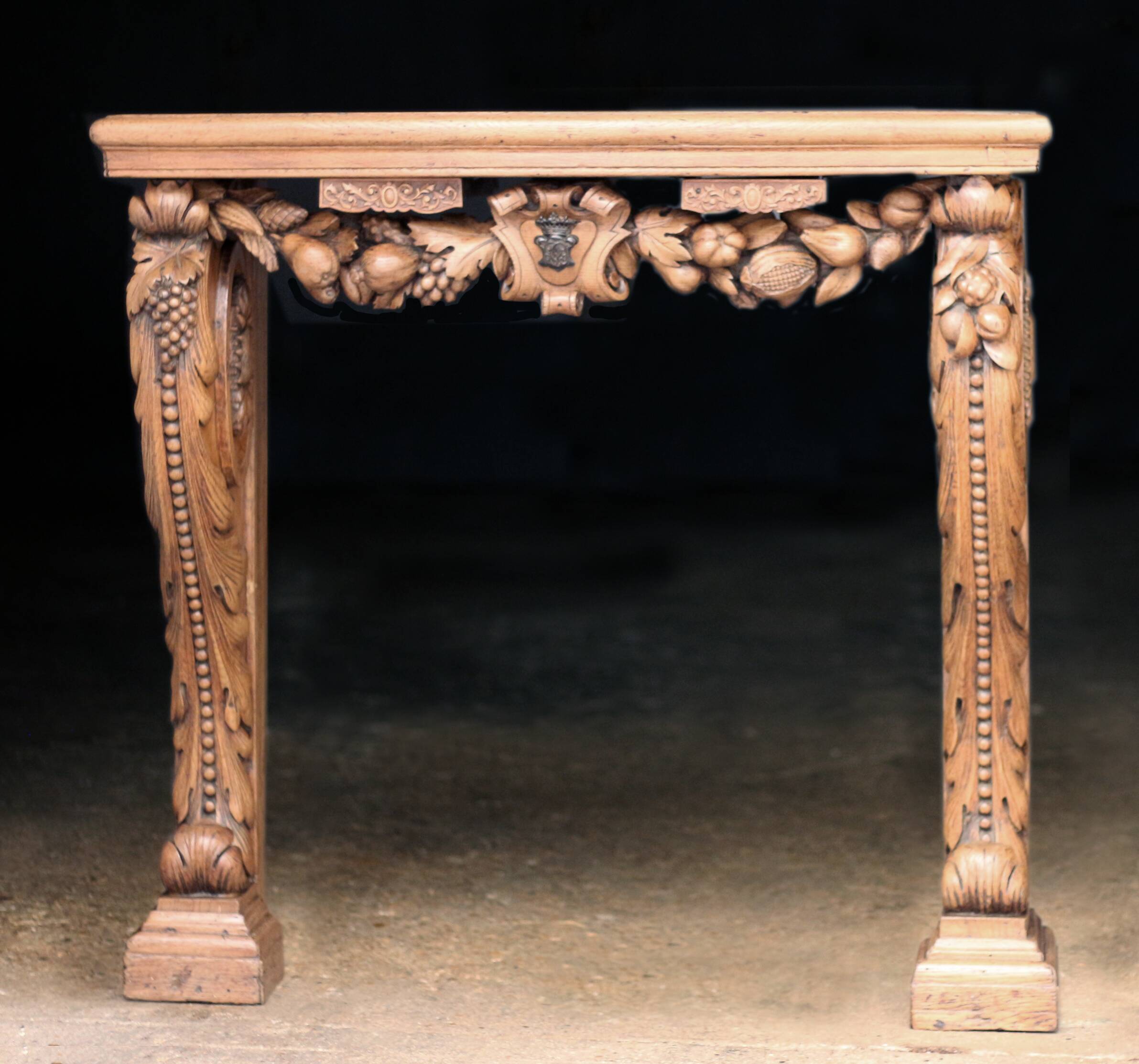 Exceptionnelle console desserte en chêne (18eme). Magnifique travail