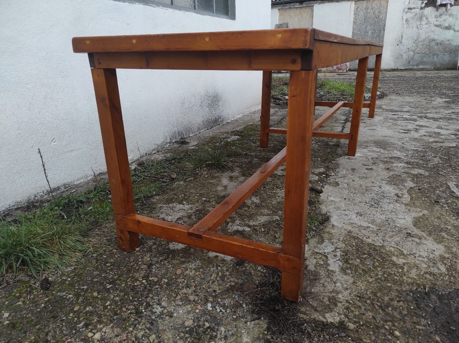 Old country farmhouse table of 3m50 for 12 people with rustic fir spacers