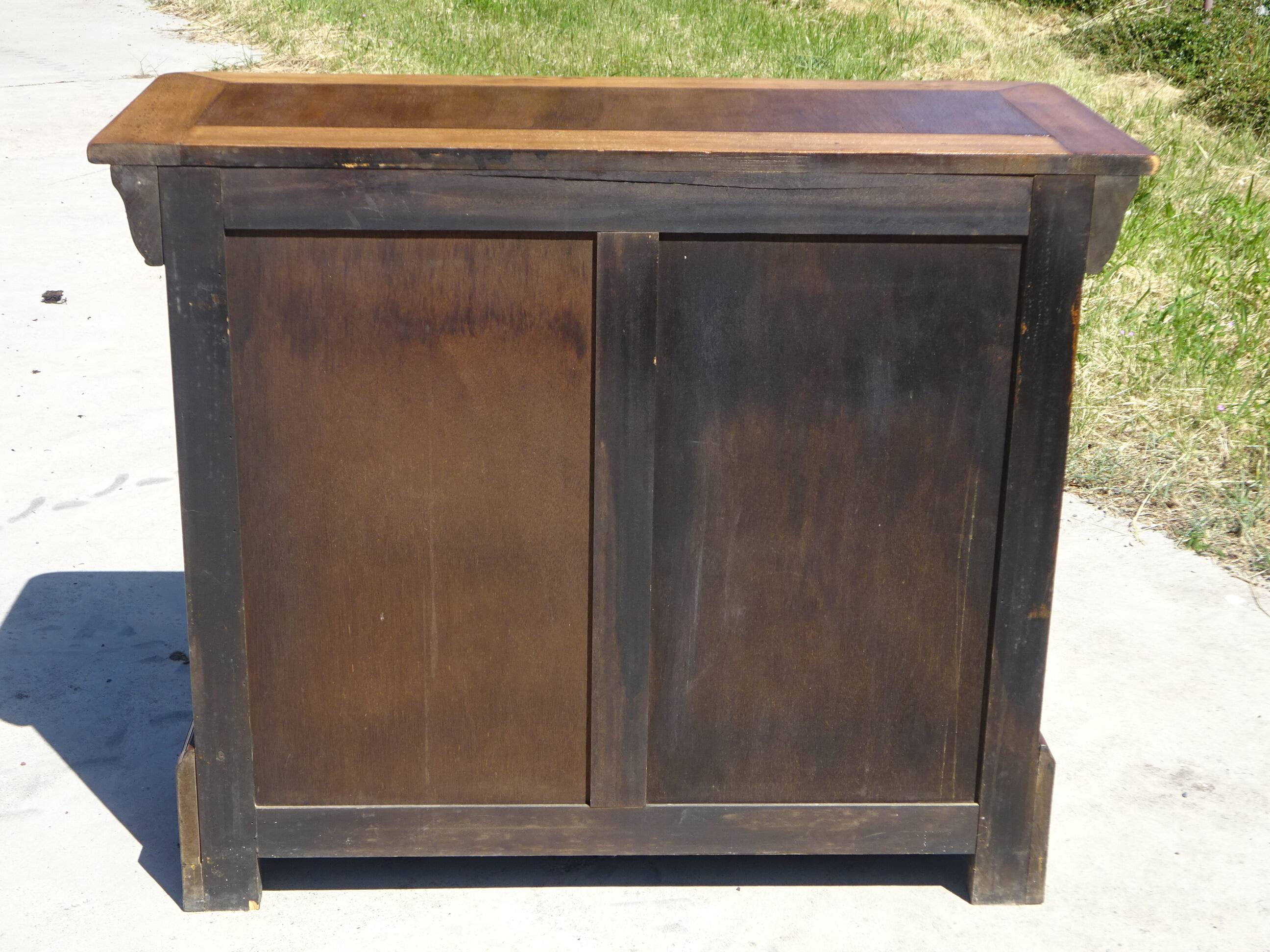 Commode 4 tiroirs, jolies poignées dorées