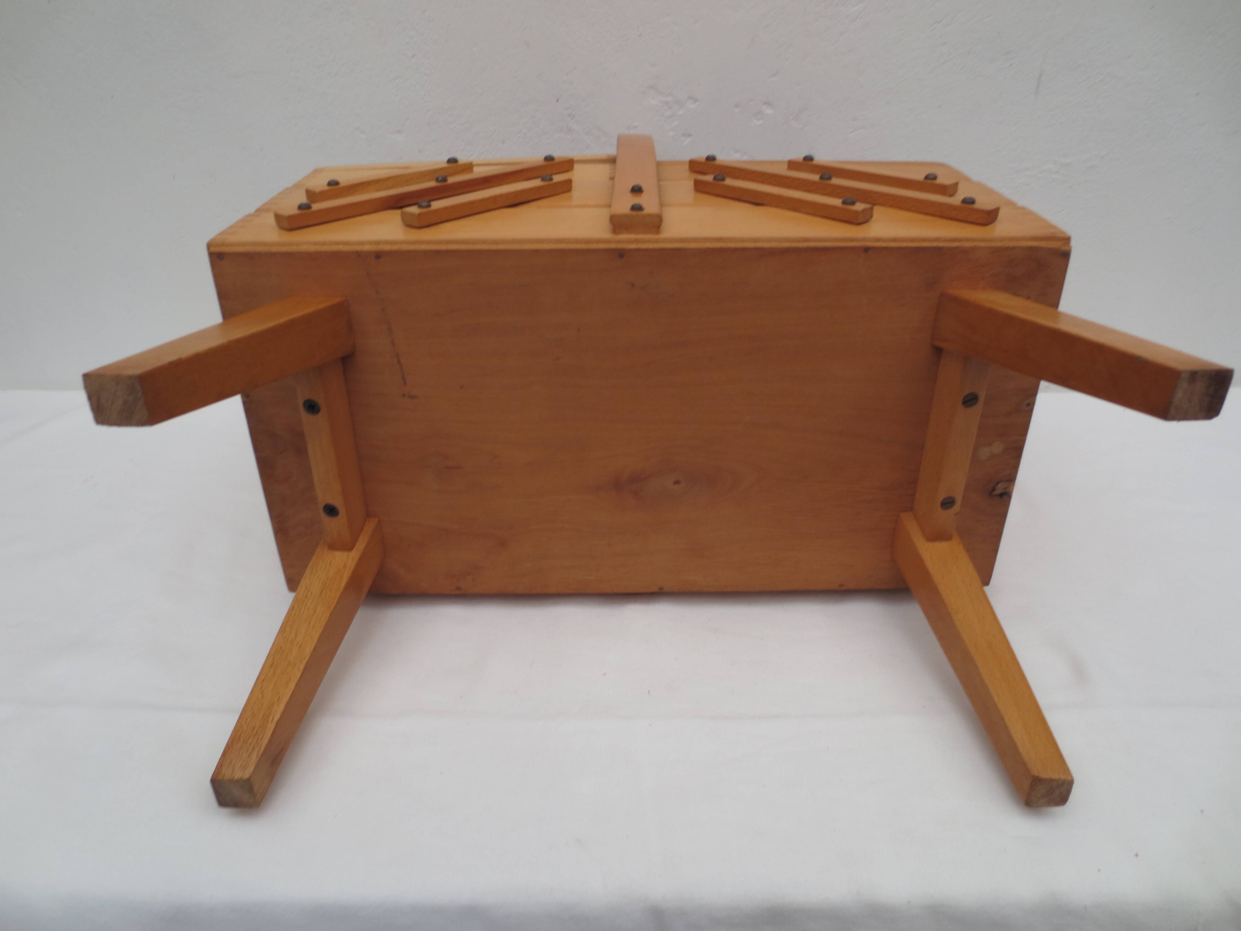 Nice-sized worker, in light varnished wood