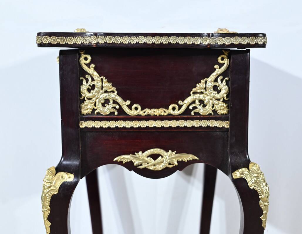 Middle Display Table in Stained Mahogany, Louis XV style, Napoleon III period – Mid-19th century
