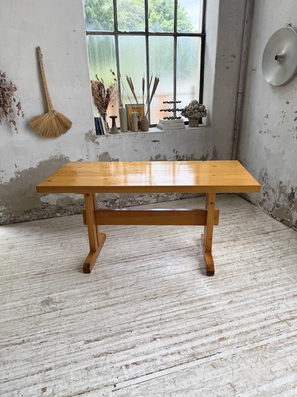 Perriand mountain furniture table 1970