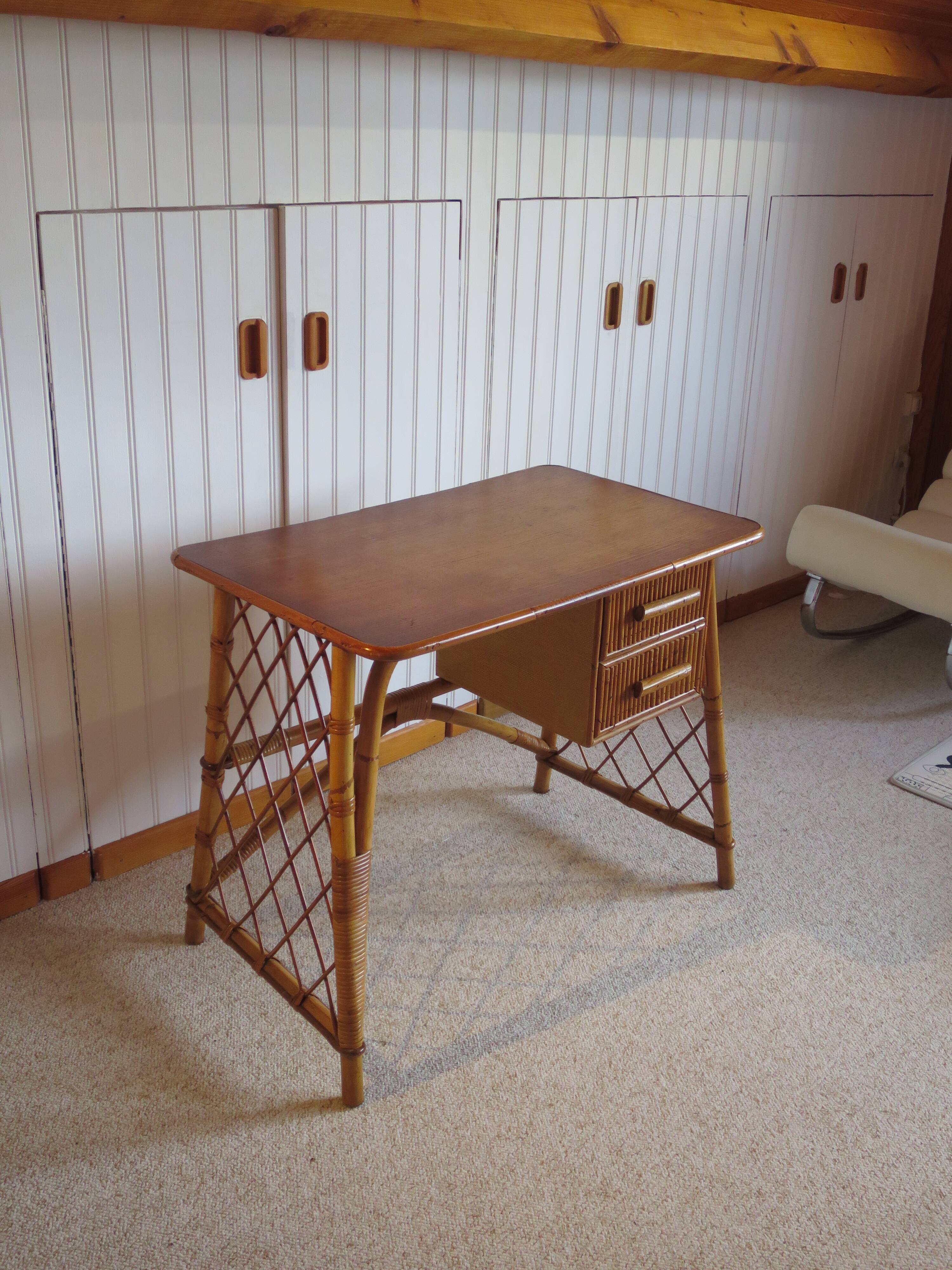 Vintage design - beautiful retro desk in bamboo wood and rattan - 2 drawers - 60s