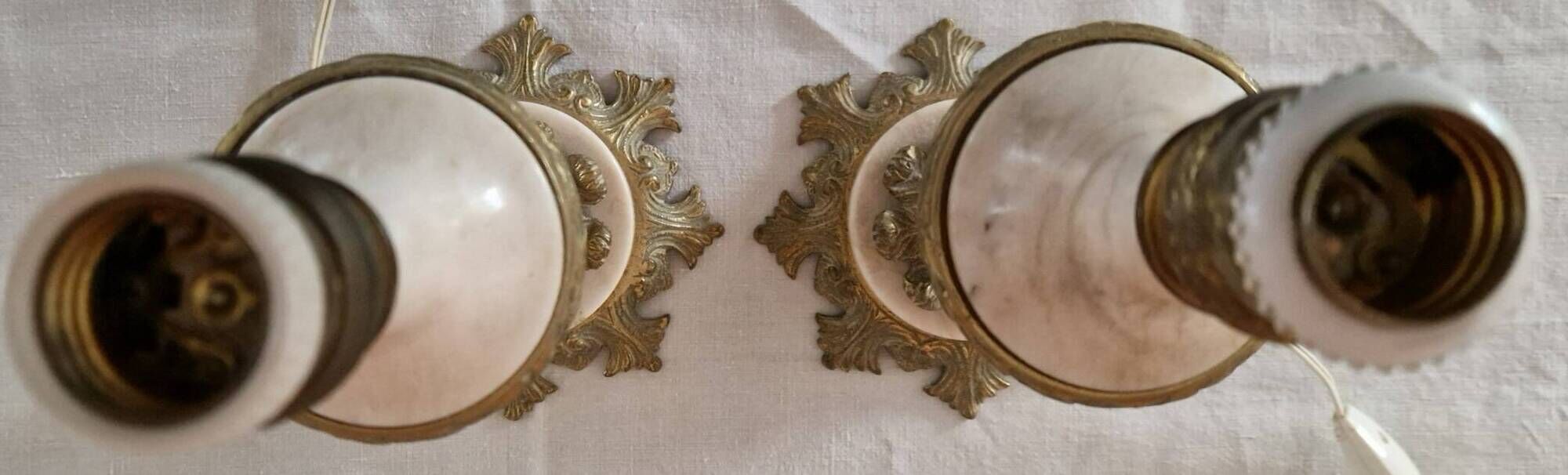 Pair of antique table lamps in white marble and gold metal.