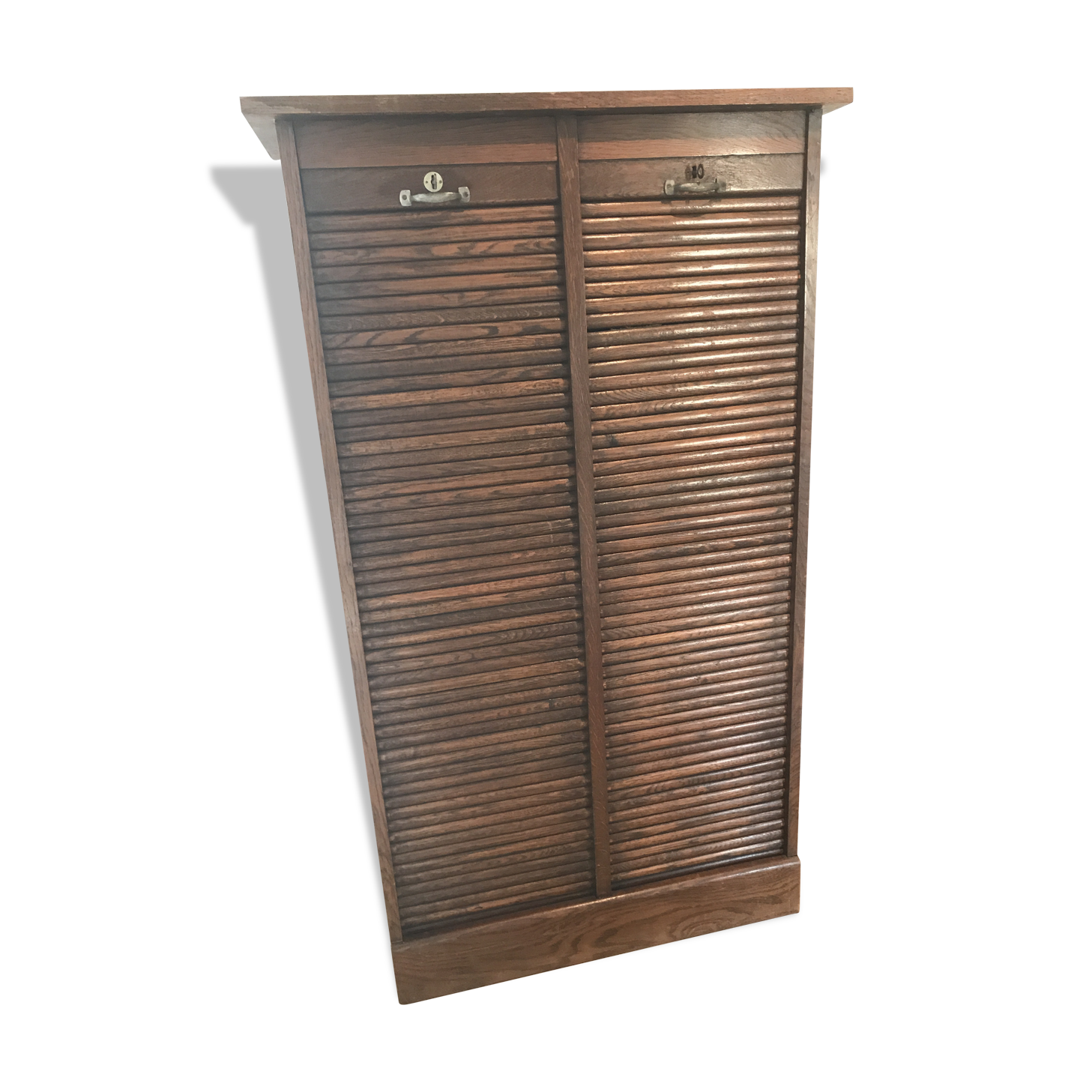 Double curtain Cabinet