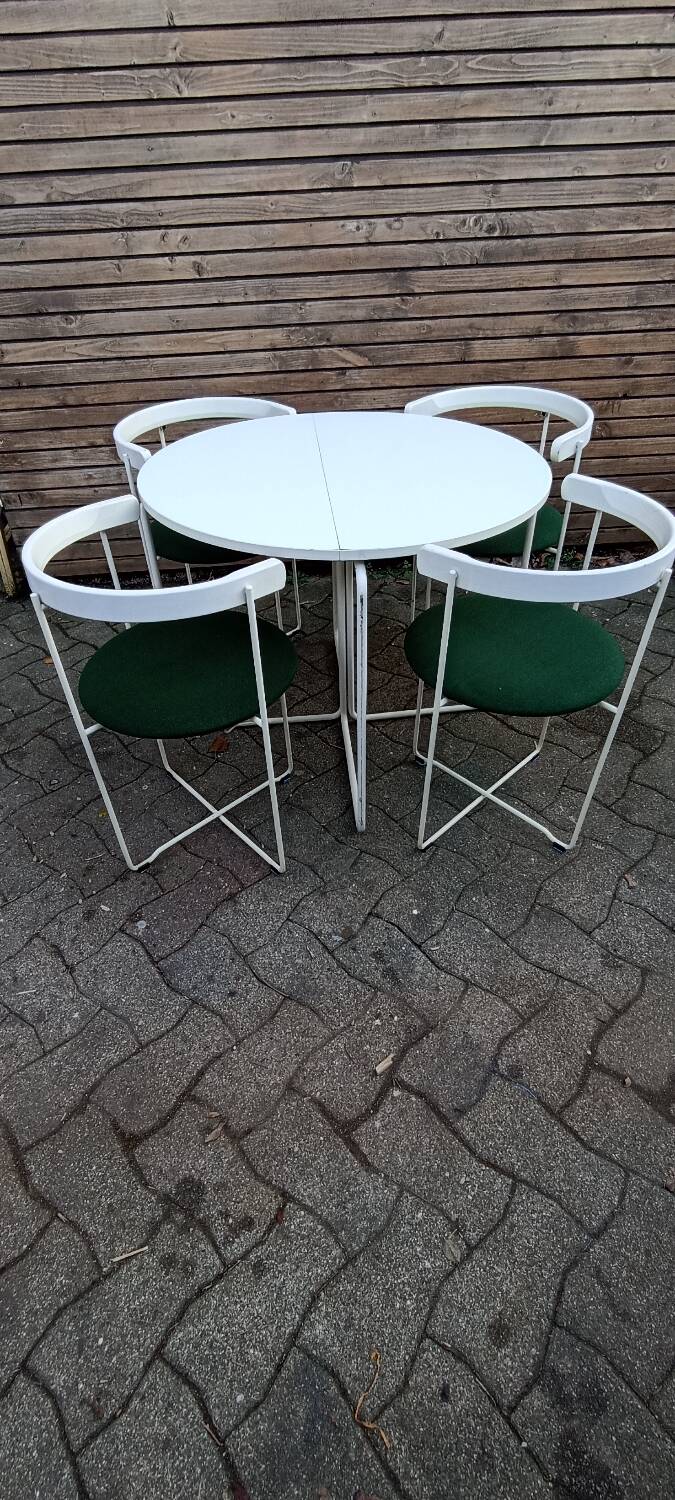 Soley chairs and designer table