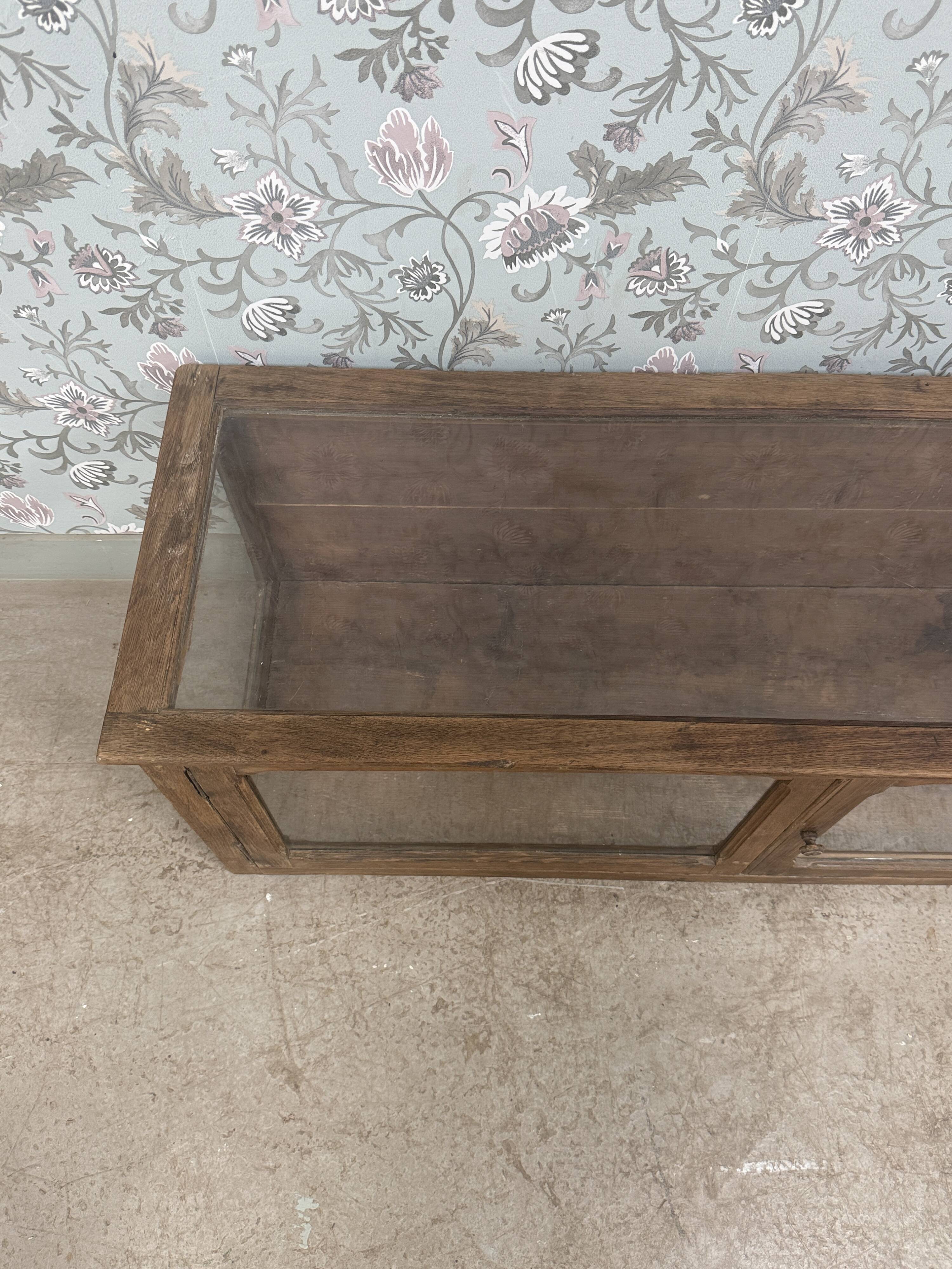 Antique shop display cabinet in oak (renovated)