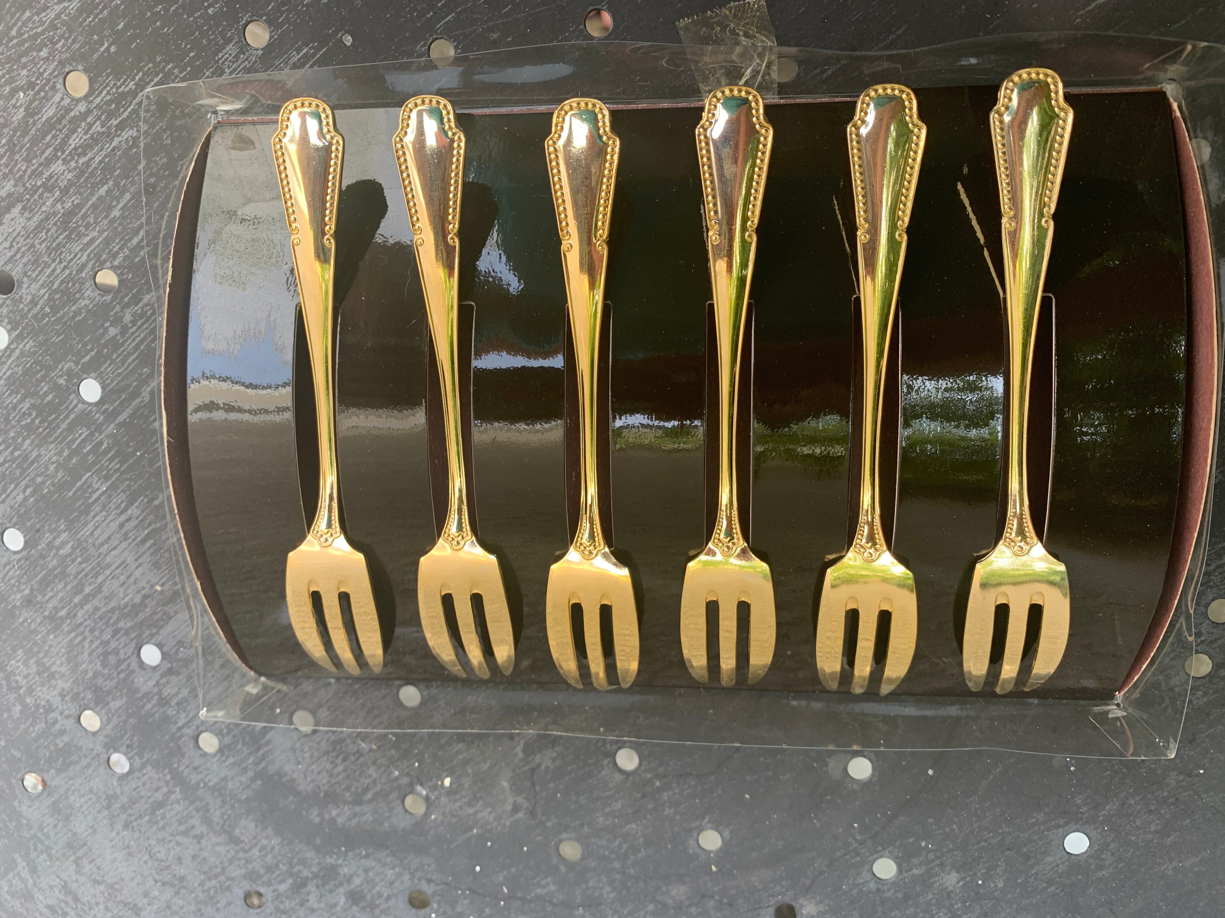 6 small forks in gold gilded with fine vintage gold