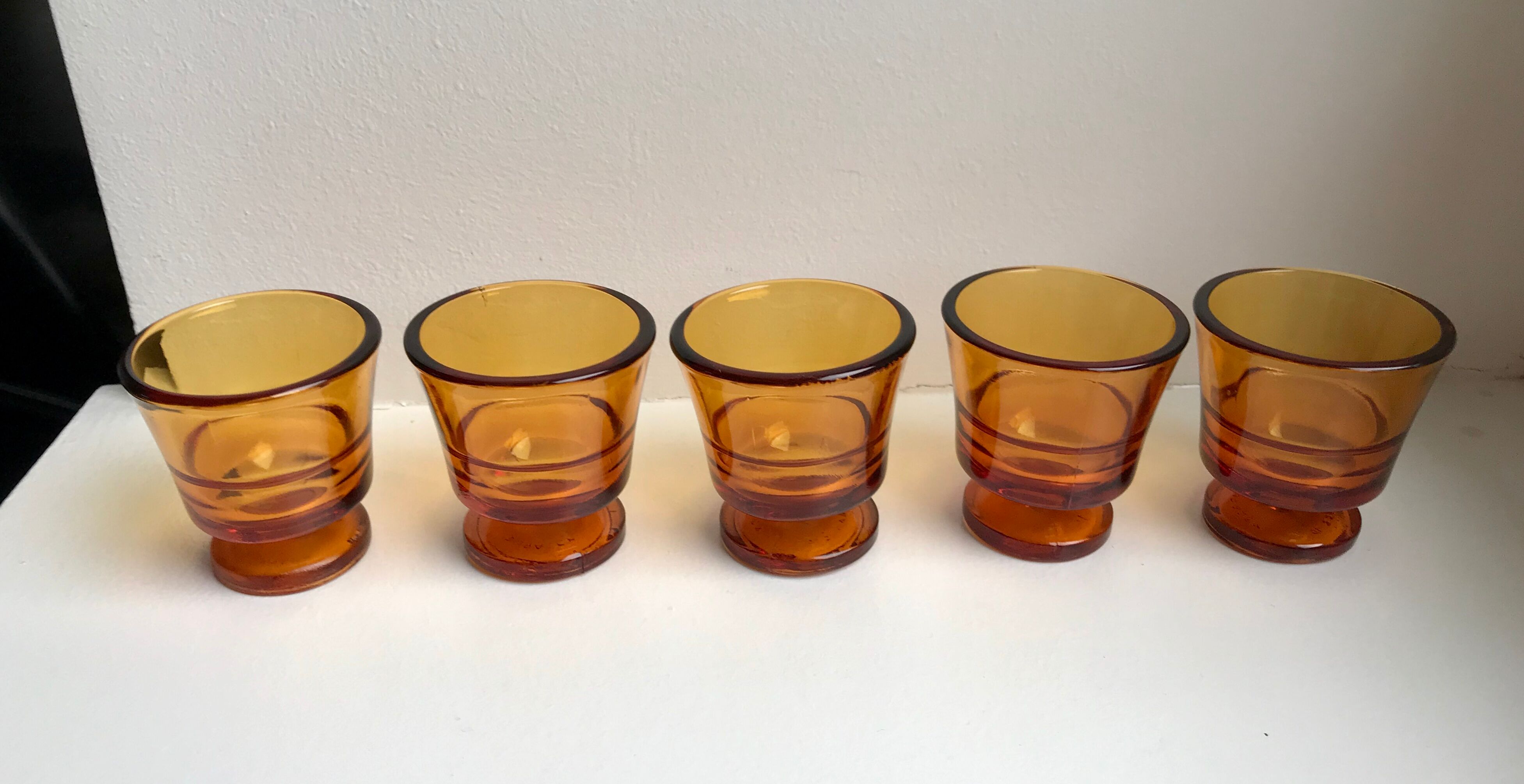 Set of 5 amber liquor glasses in duralex 60s molded glass