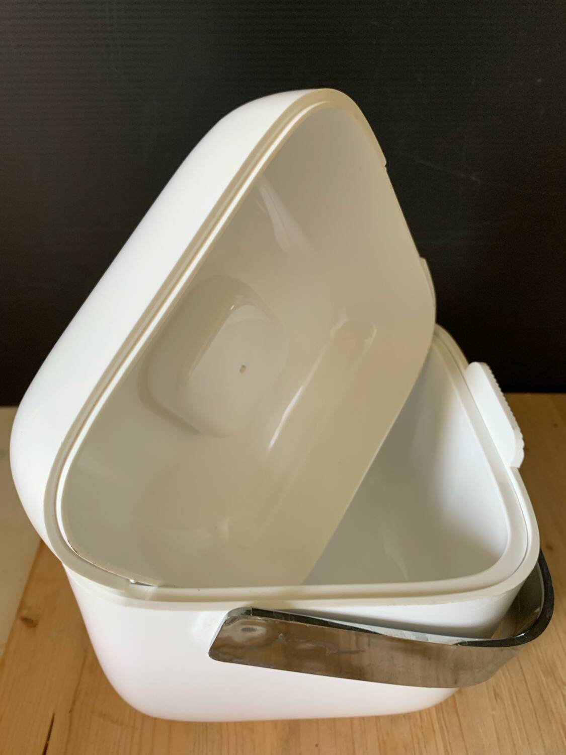 Vintage Guzzini ice bucket