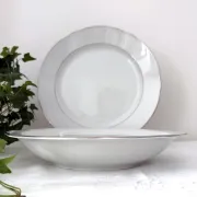 3 plats ronds porcelaine blanche