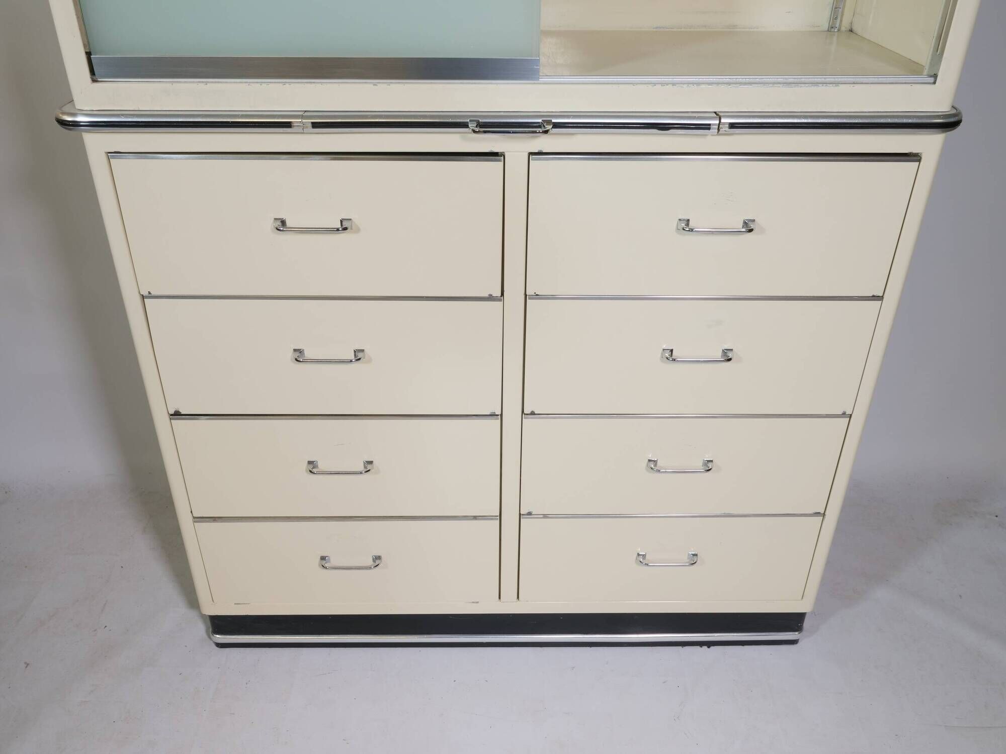 Metal cabinet, cupboard, medical cabinet, Baisch, 1960s vintage, drawers