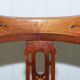 Chaise en noyer Edwardian à dossier courbé avec incrustation de nacre style Arts and Crafts