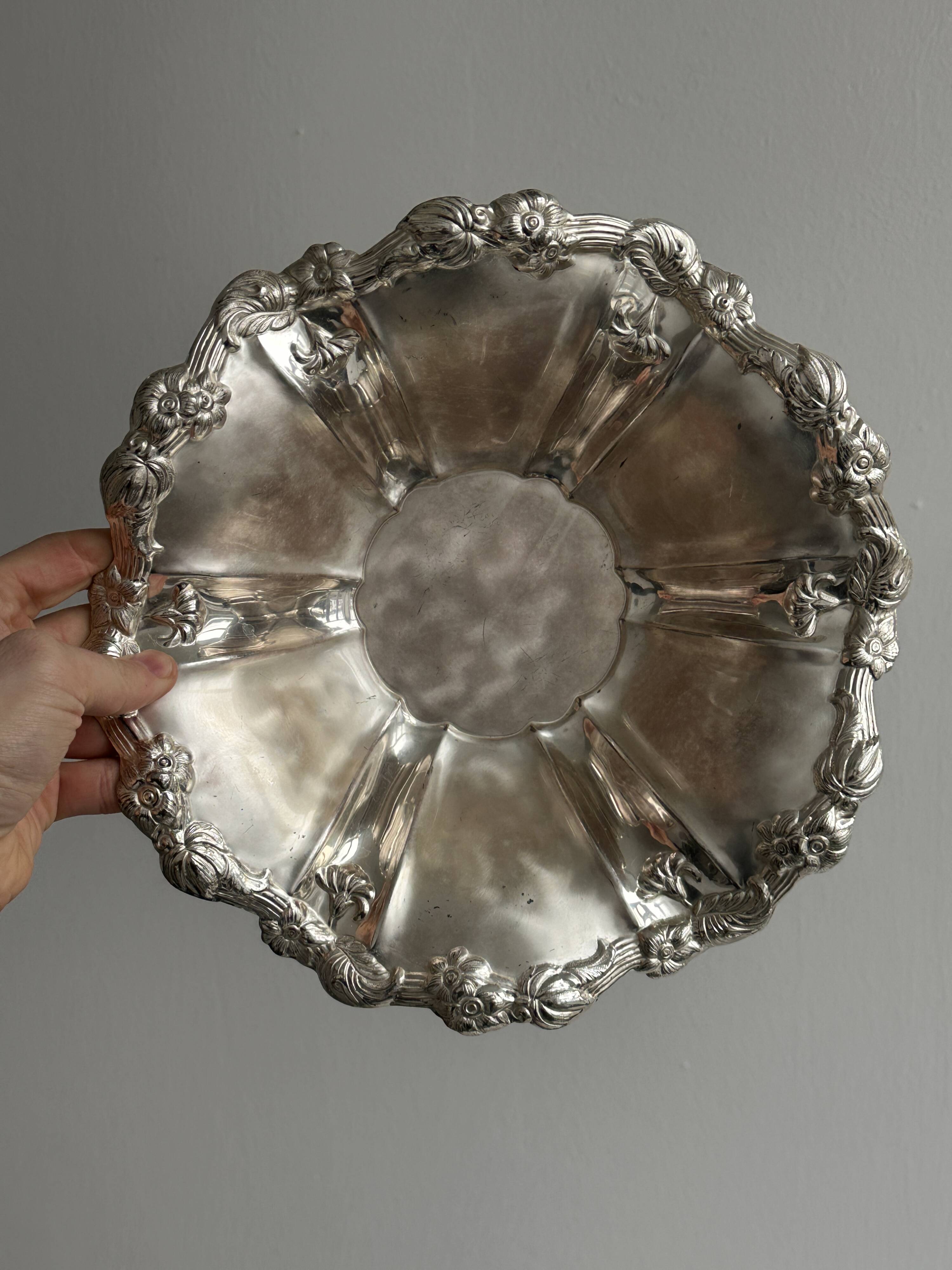 Saladier ancien en métal