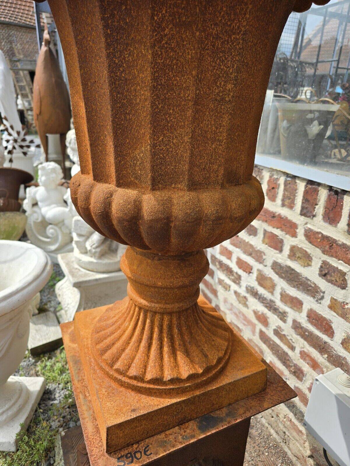 Vase médicis en fonte (gros modèle)