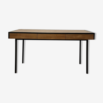 Bureau minimaliste de style scandinave