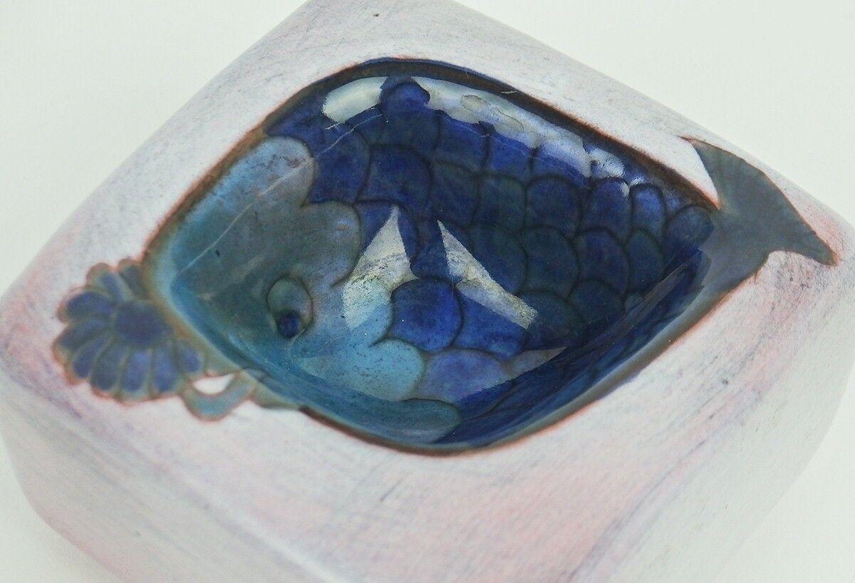 Ashtray or vacuum -ceramic pocket by Cloutier