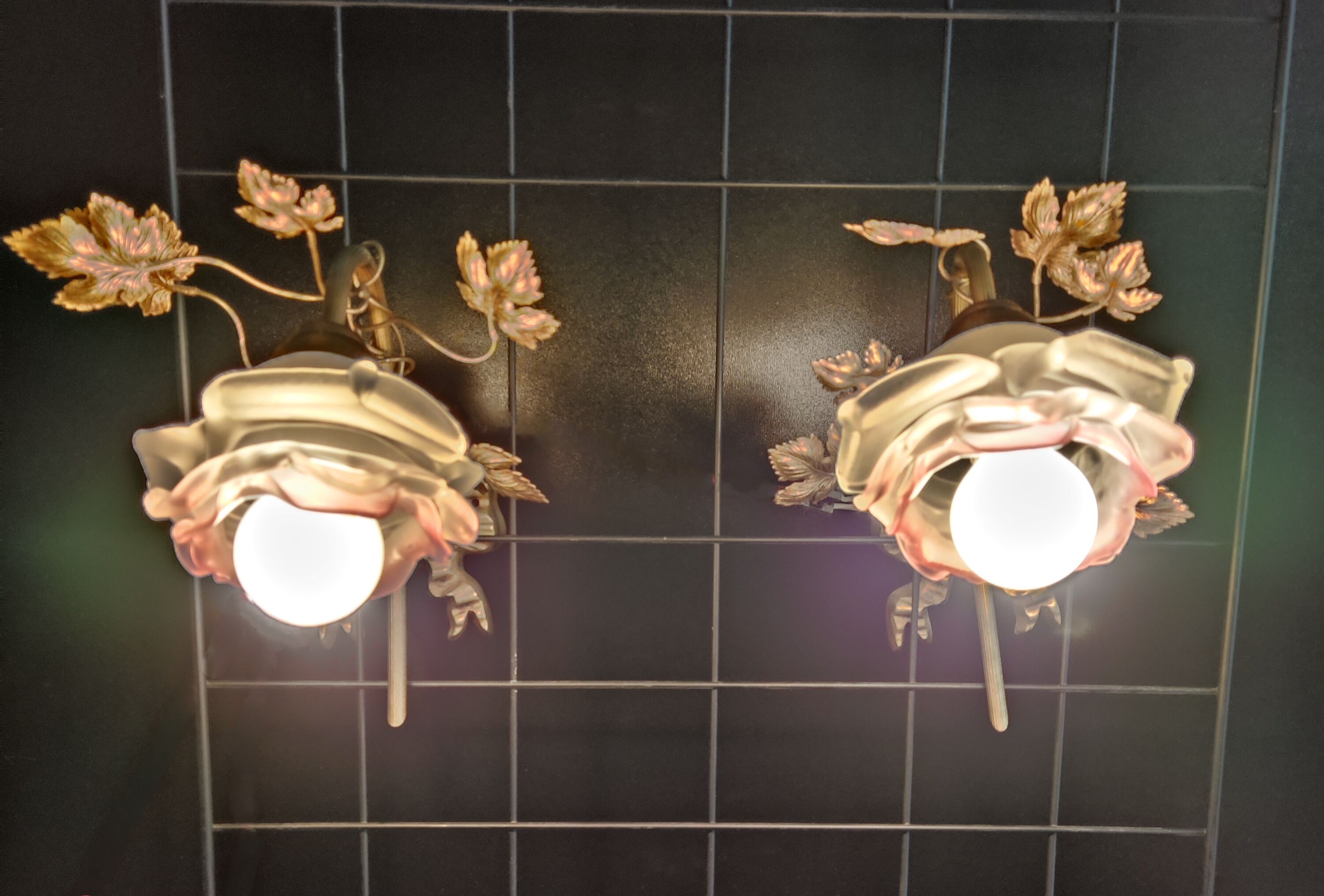 wall lamps golden and purple flowers