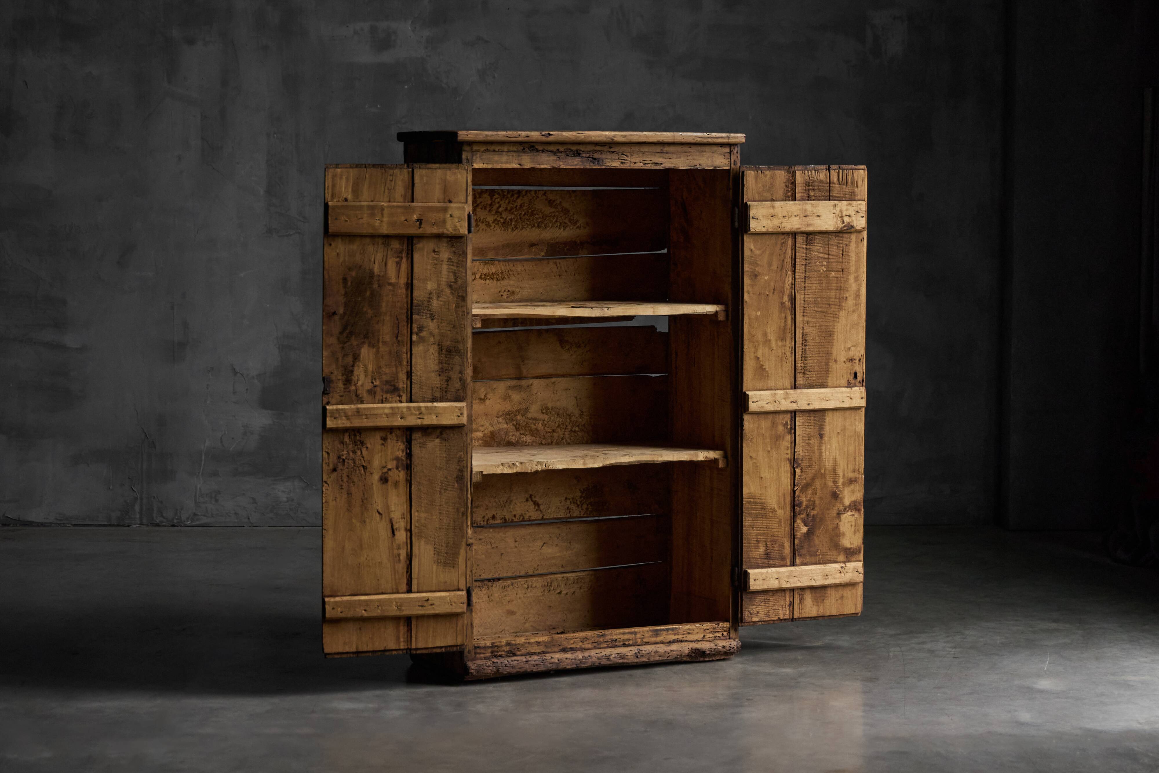 Rustic Travail Populaire Cabinet, France, Late 18th Century