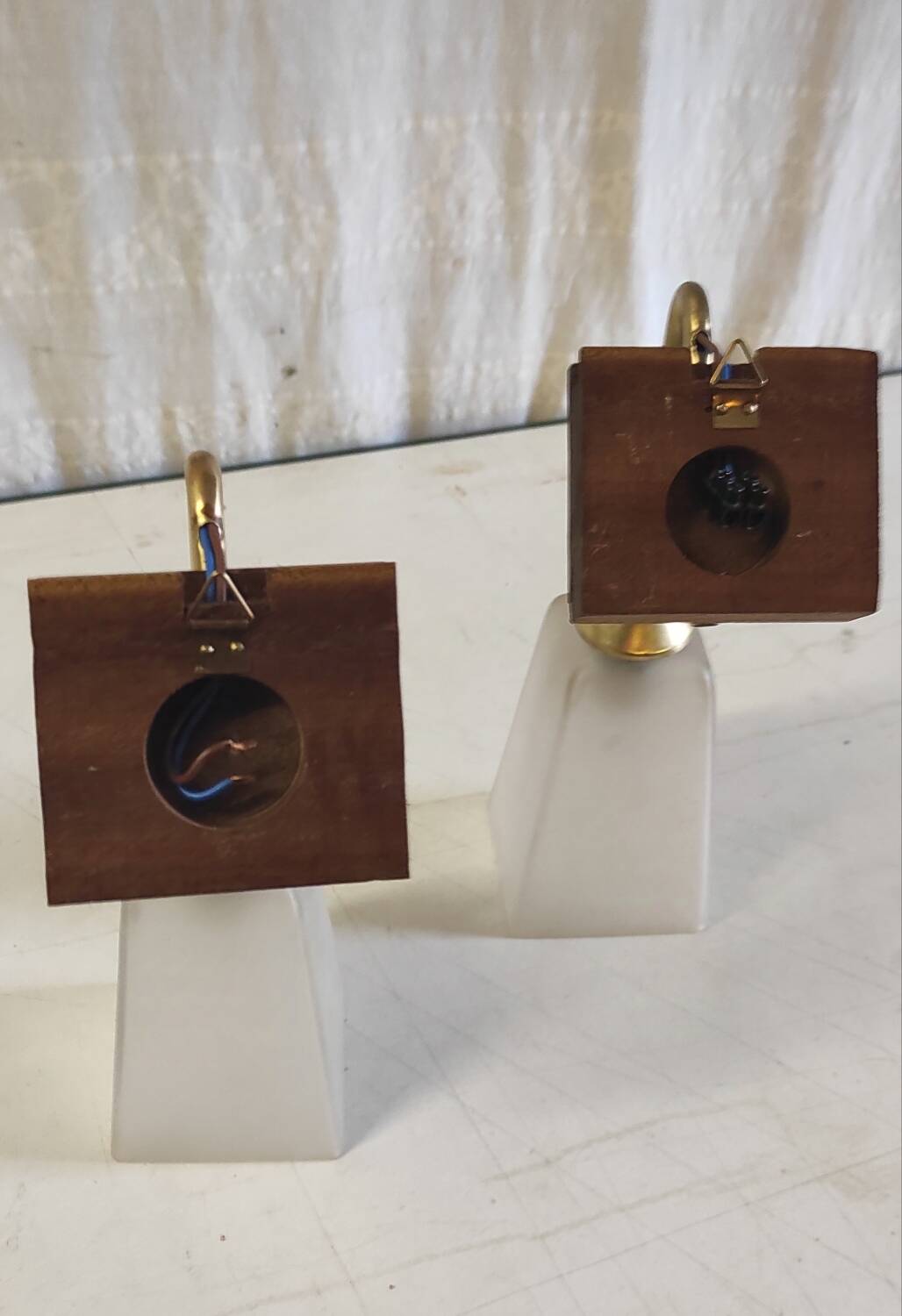 Vintage wall lights in wood, brass and glass - mid. 20th century
