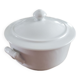 Small tureen or vegetable