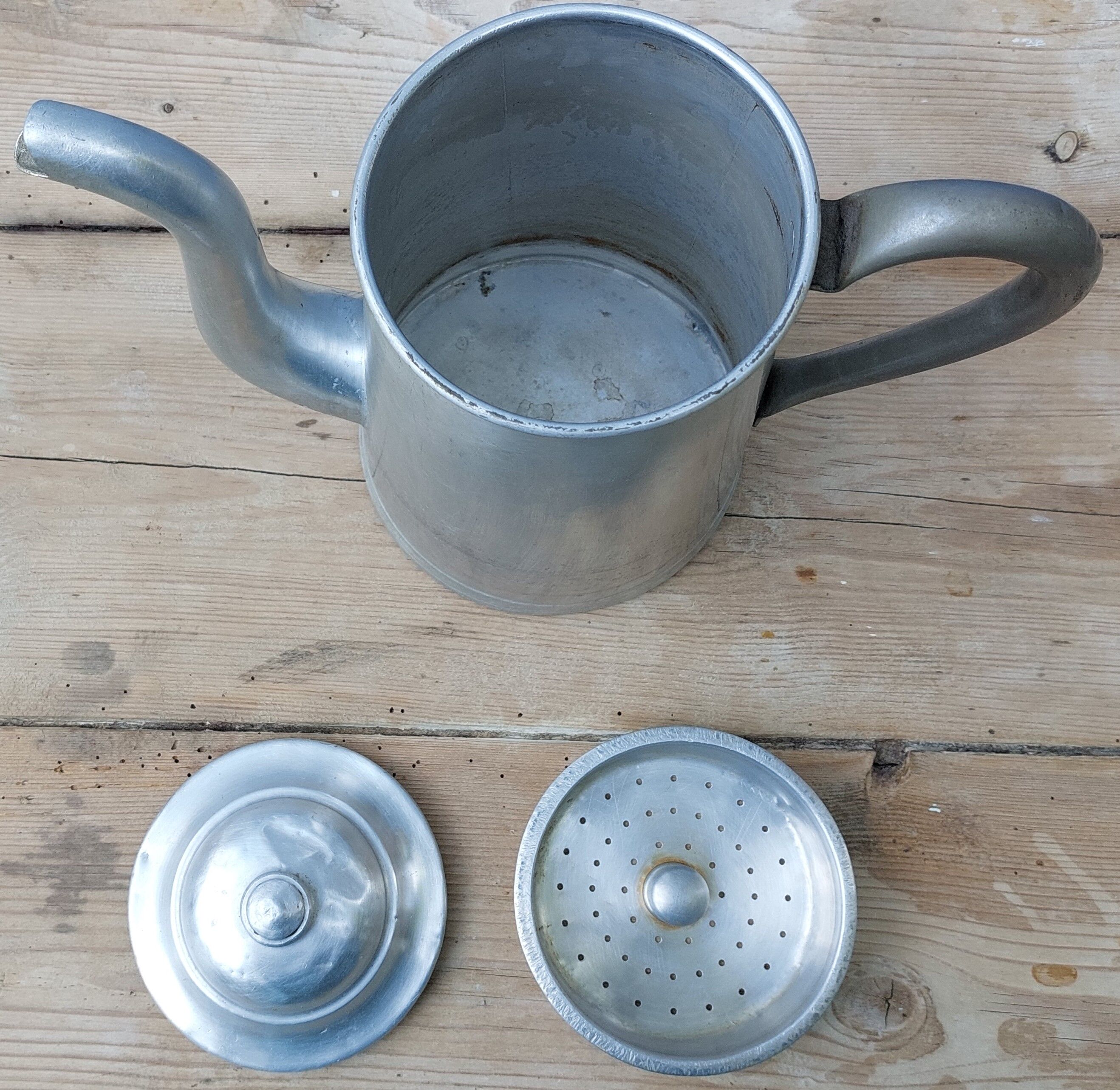 Aluminum coffee maker