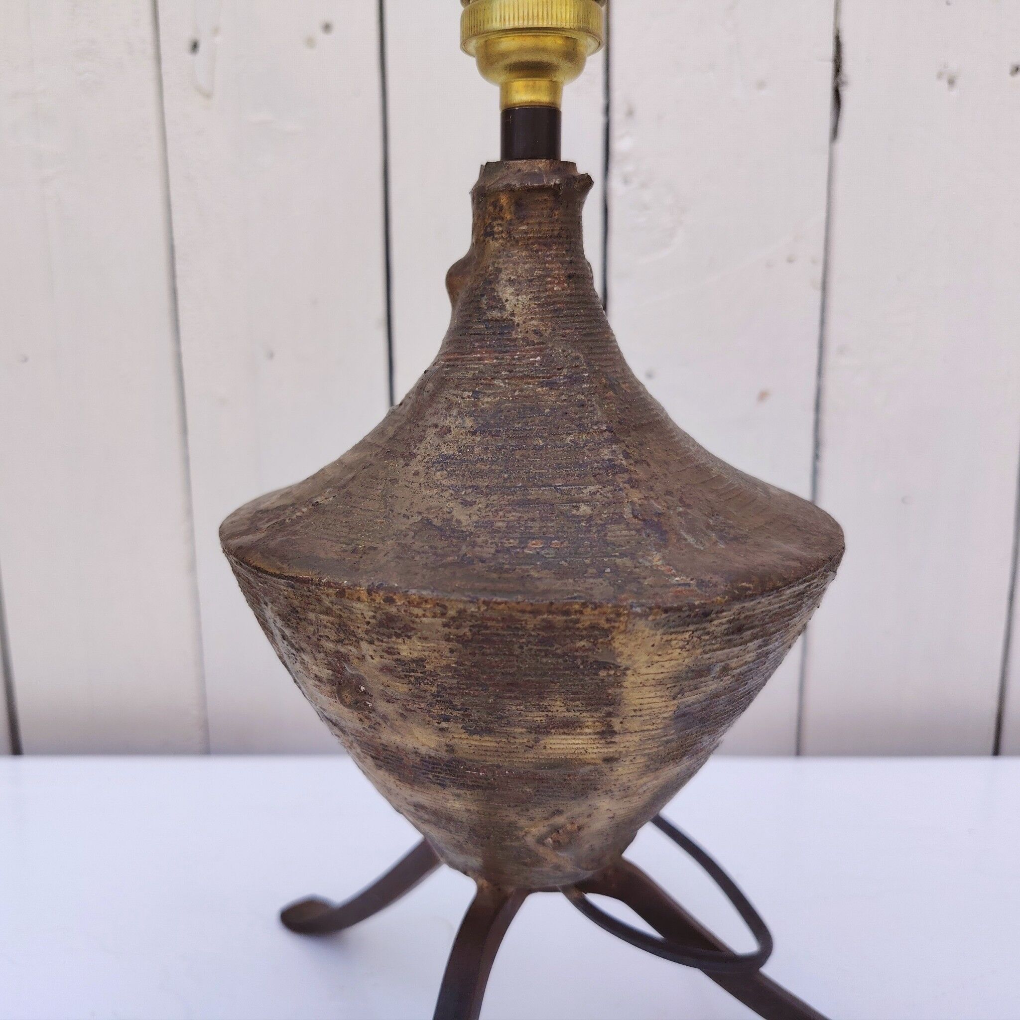 Brutalist lamp, patinated gold metal, Max Bre, 70s