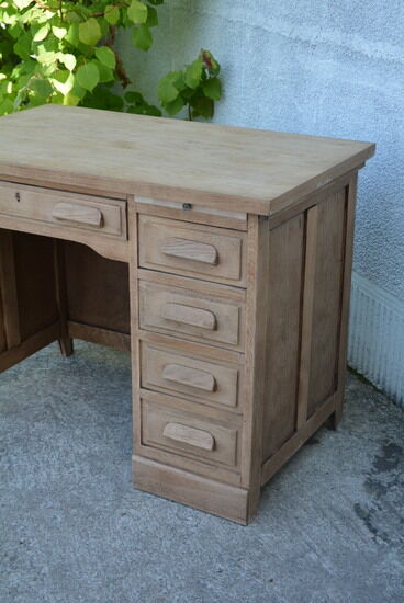 Adult administrative desk