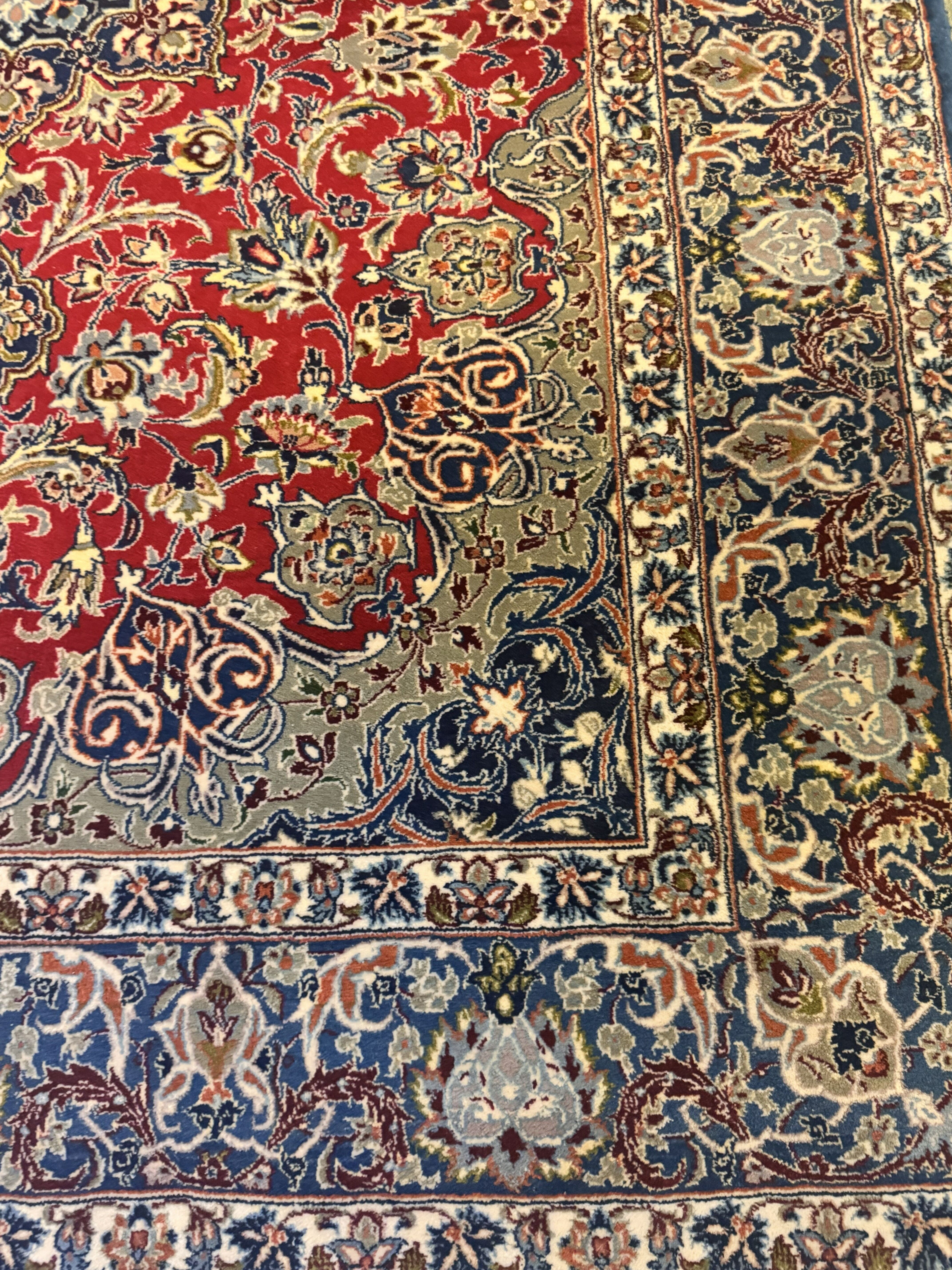 Handmade Persian rug Isfahan