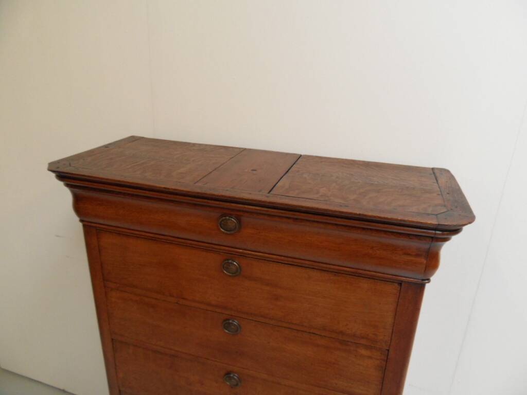 Antique oak chest of drawers  Chiffoniere