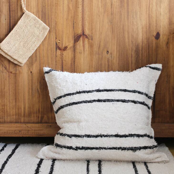 Handmade rug - 65 x 120 cm - Hand-woven from recycled cotton