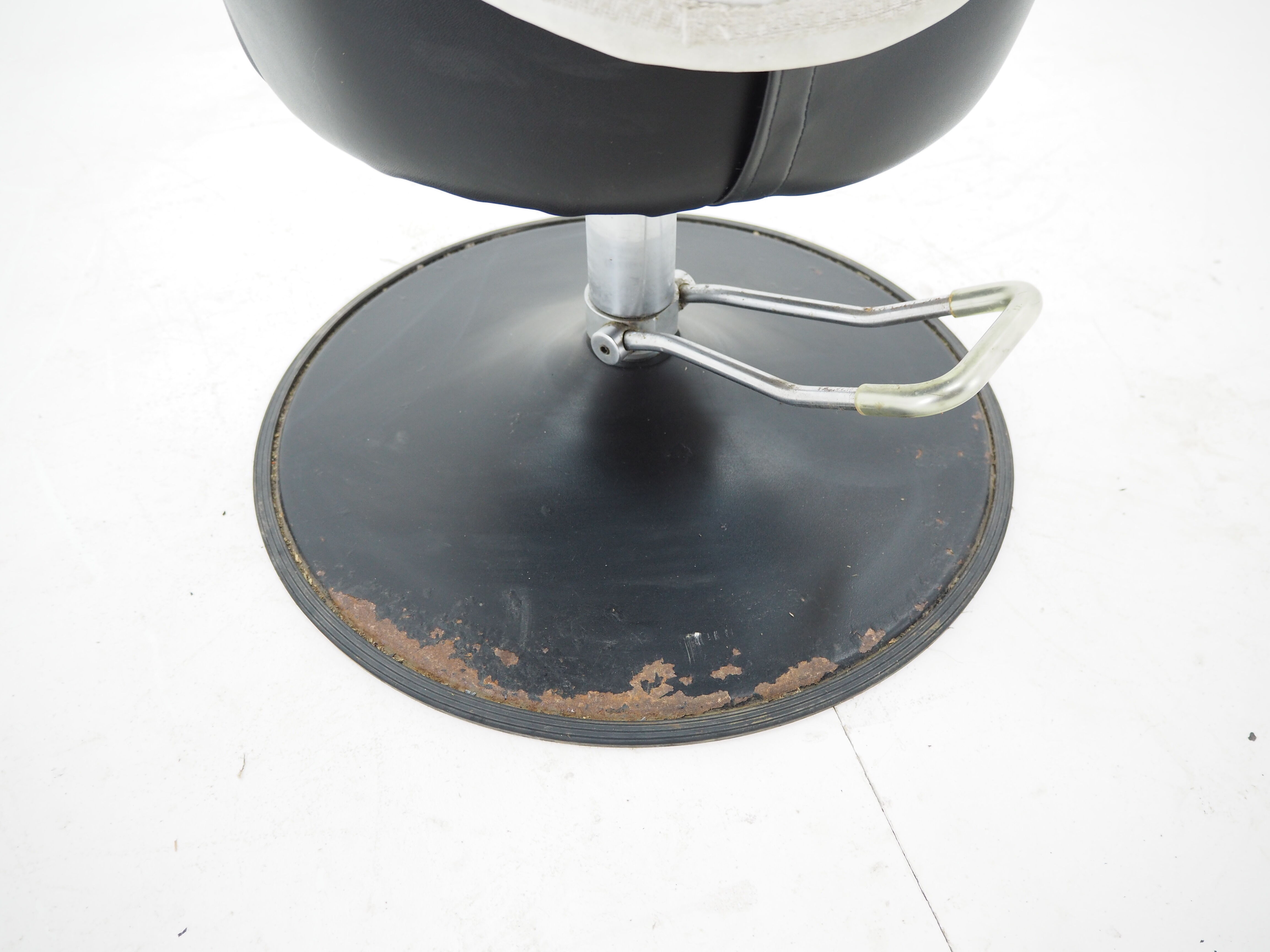 Midcentury adjustable hairdresser swivel armchair, 1970