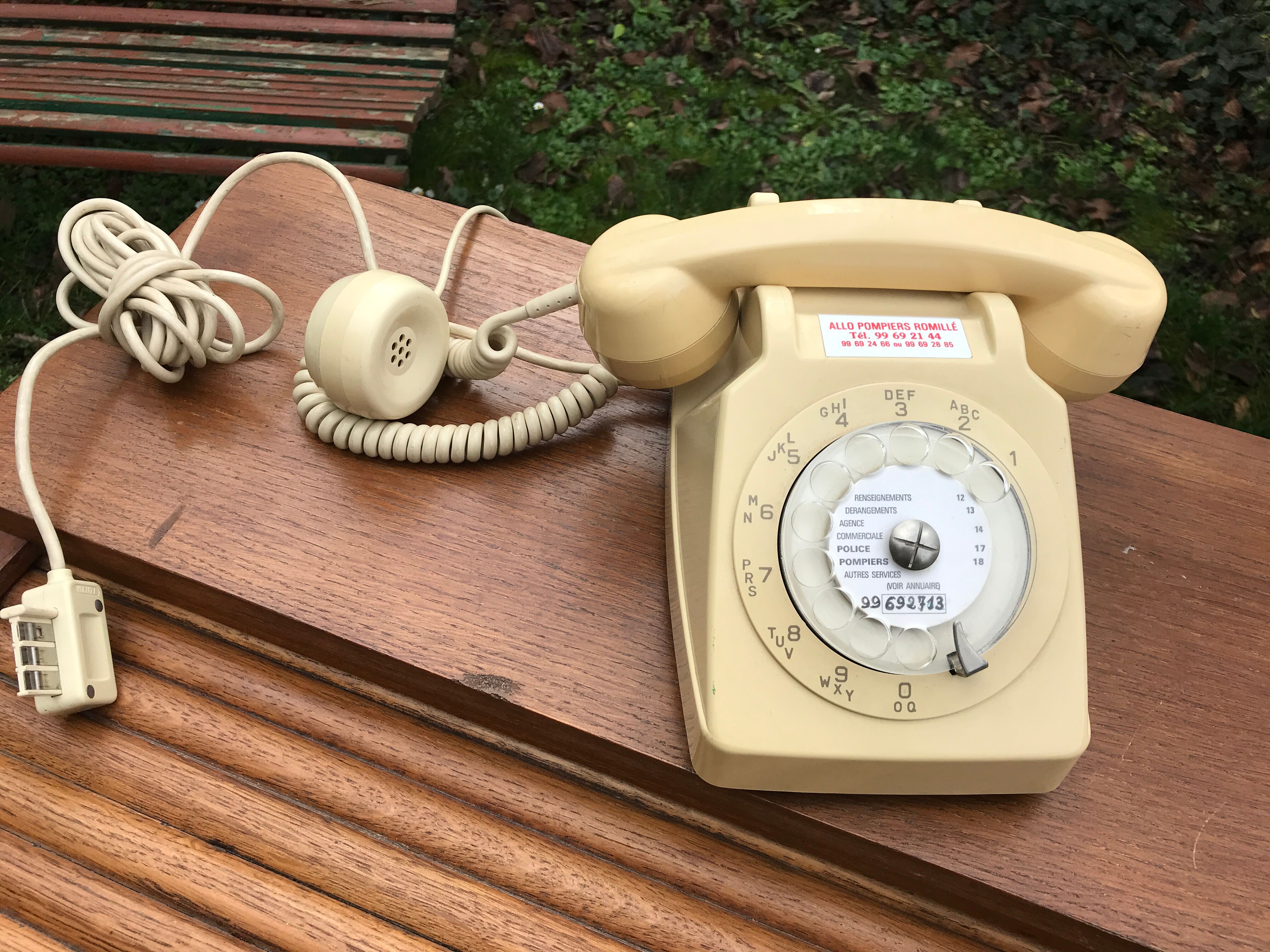 Retro dial phone