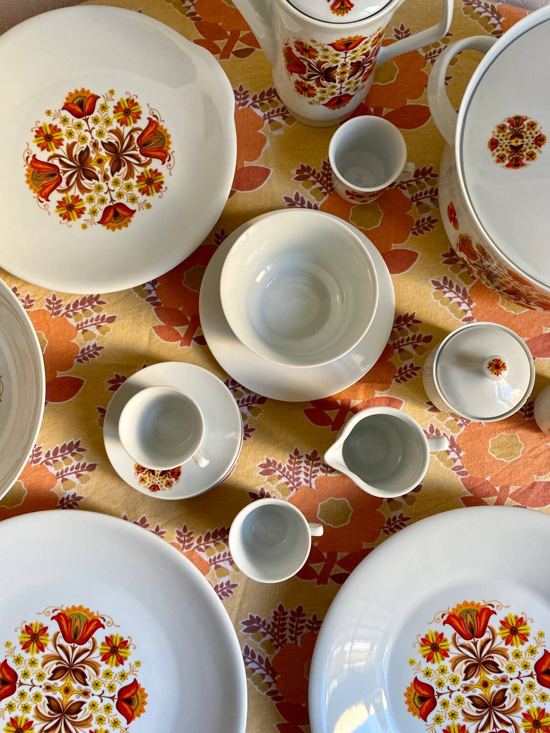 Seventies porcelain service