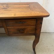 Bureau provincial marqueté en merisier massif XX siècle